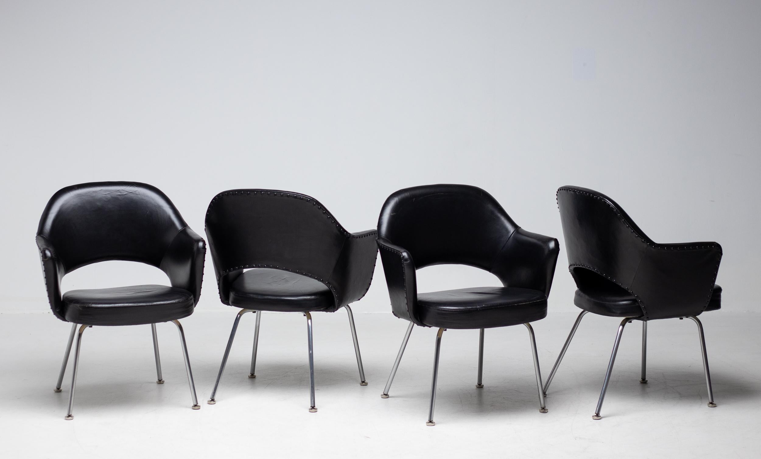 Mid-20th Century Early Eero Saarinen Series 71 Executive Armchairs for Knoll in Black Leather For Sale