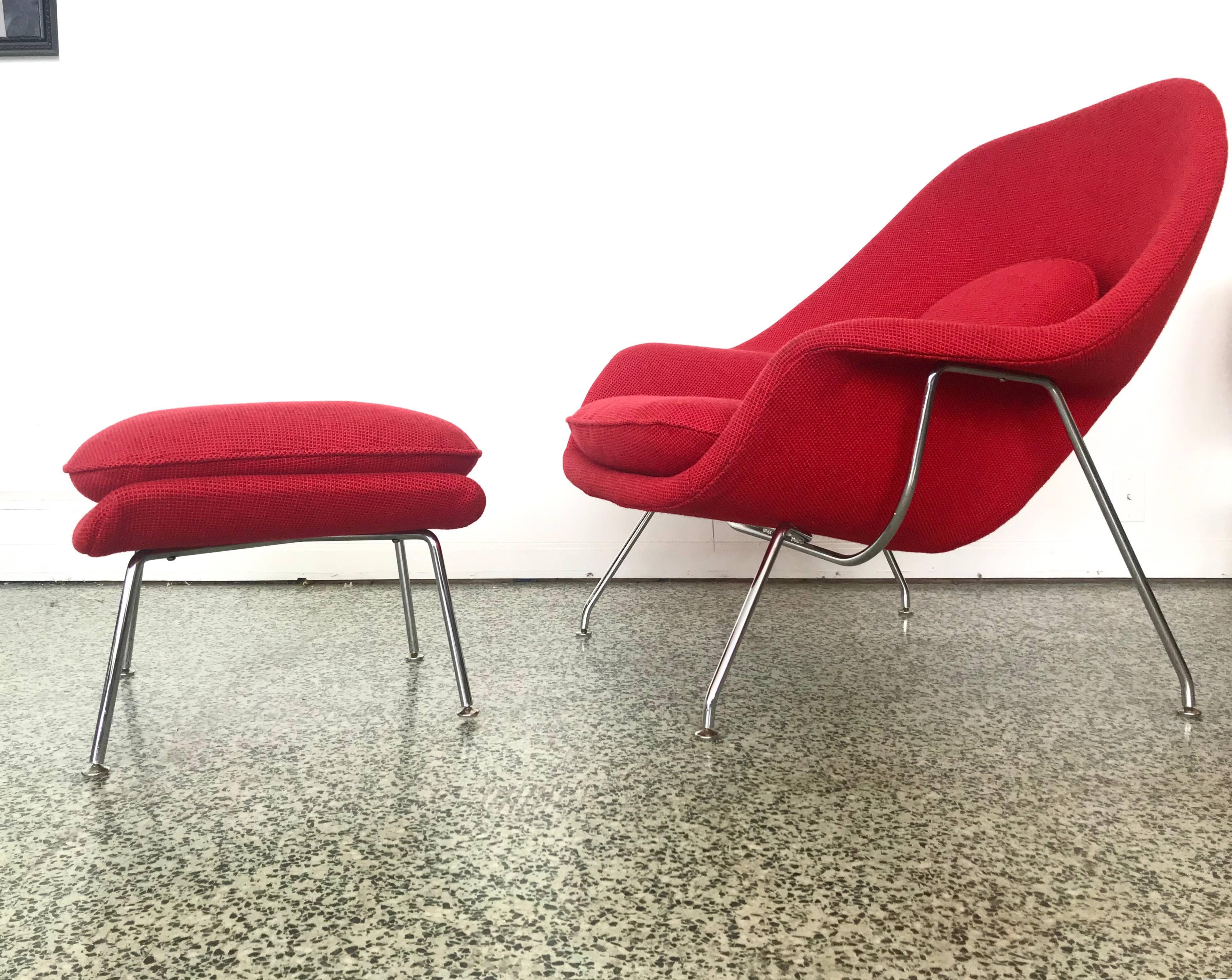 20th Century Early Eero Saarinen Womb Chair and Ottoman Produced by Knoll