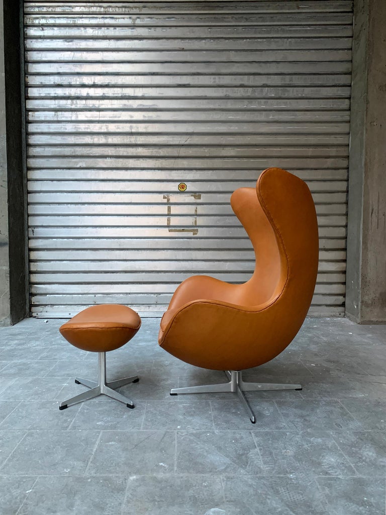 Early Egg Chair and Ottoman by Arne Jacobsen for Fritz Hansen