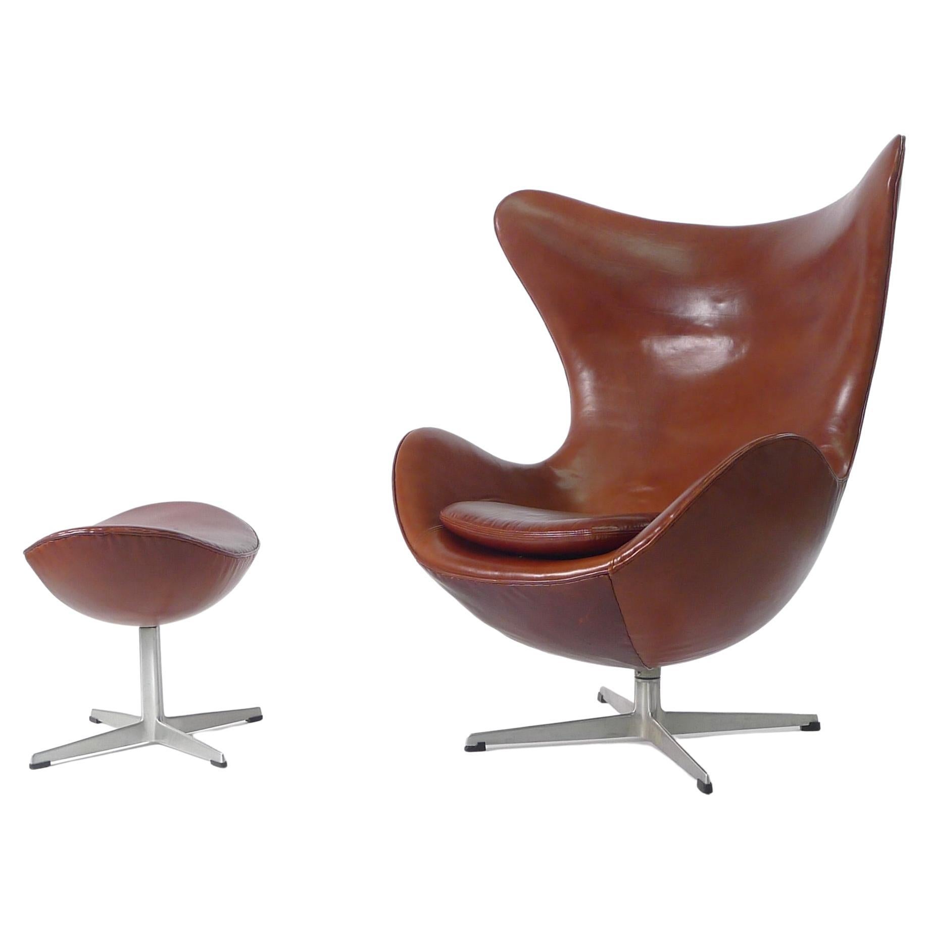 Early Egg Chair and Ottoman by Arne Jacobsen for Fritz Hansen, 1960s