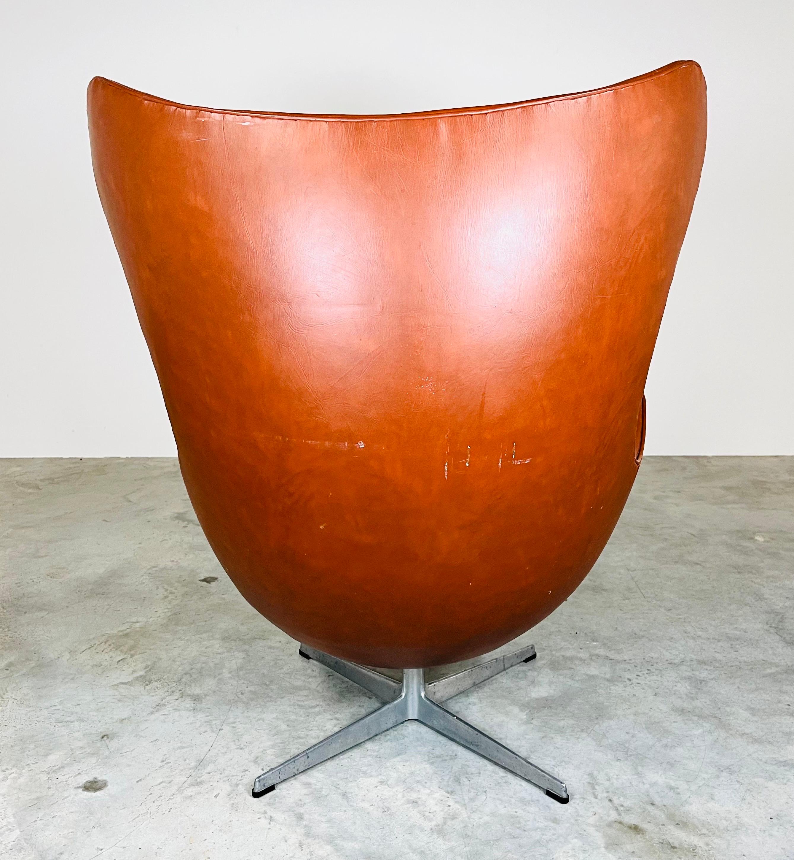 Early Egg Chair by Arne Jacobsen for Fritz Hansen at 1stDibs egg