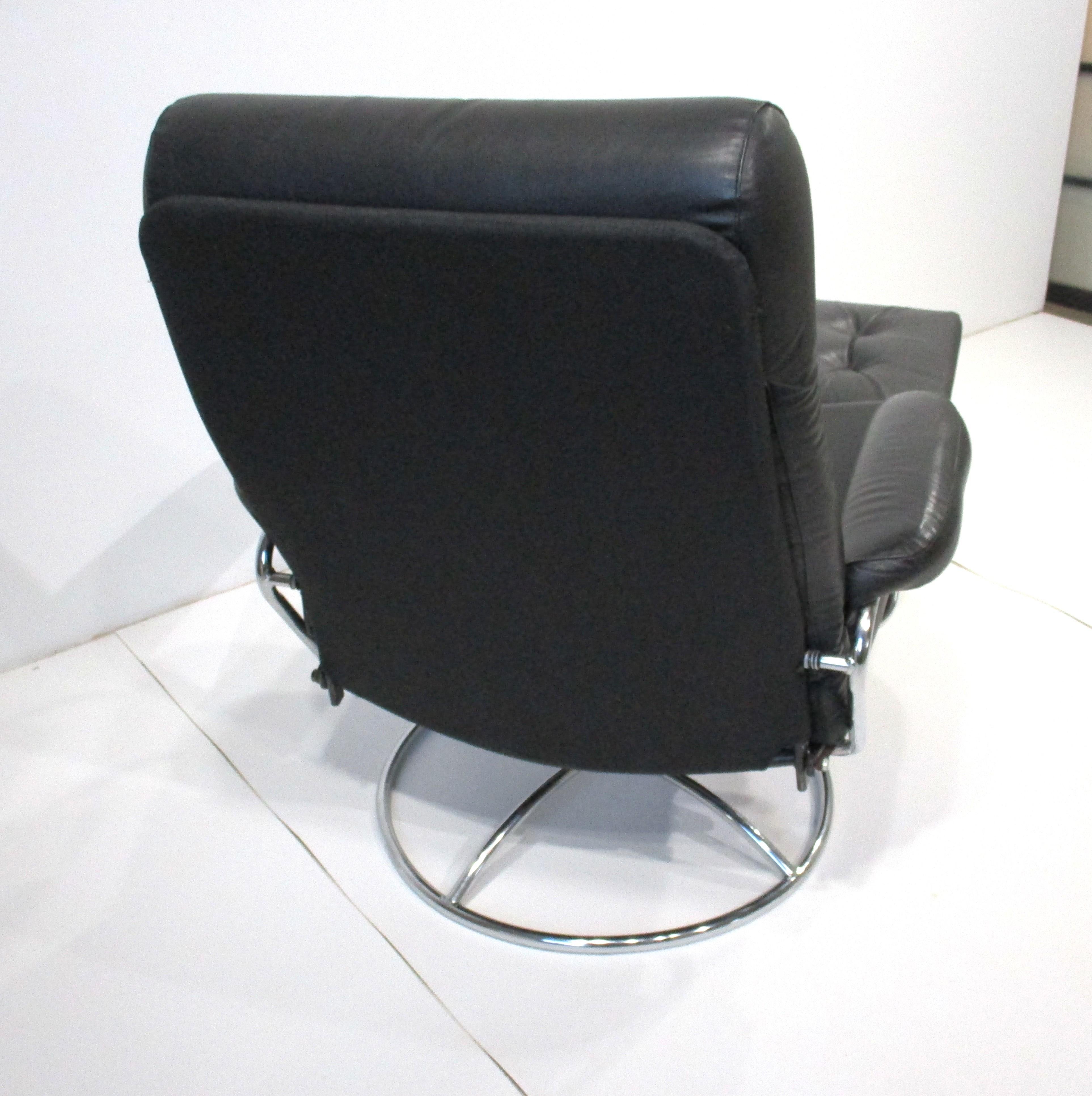 Early Ekornes Leather Lounge Chair w/ Ottoman Norway For Sale 4