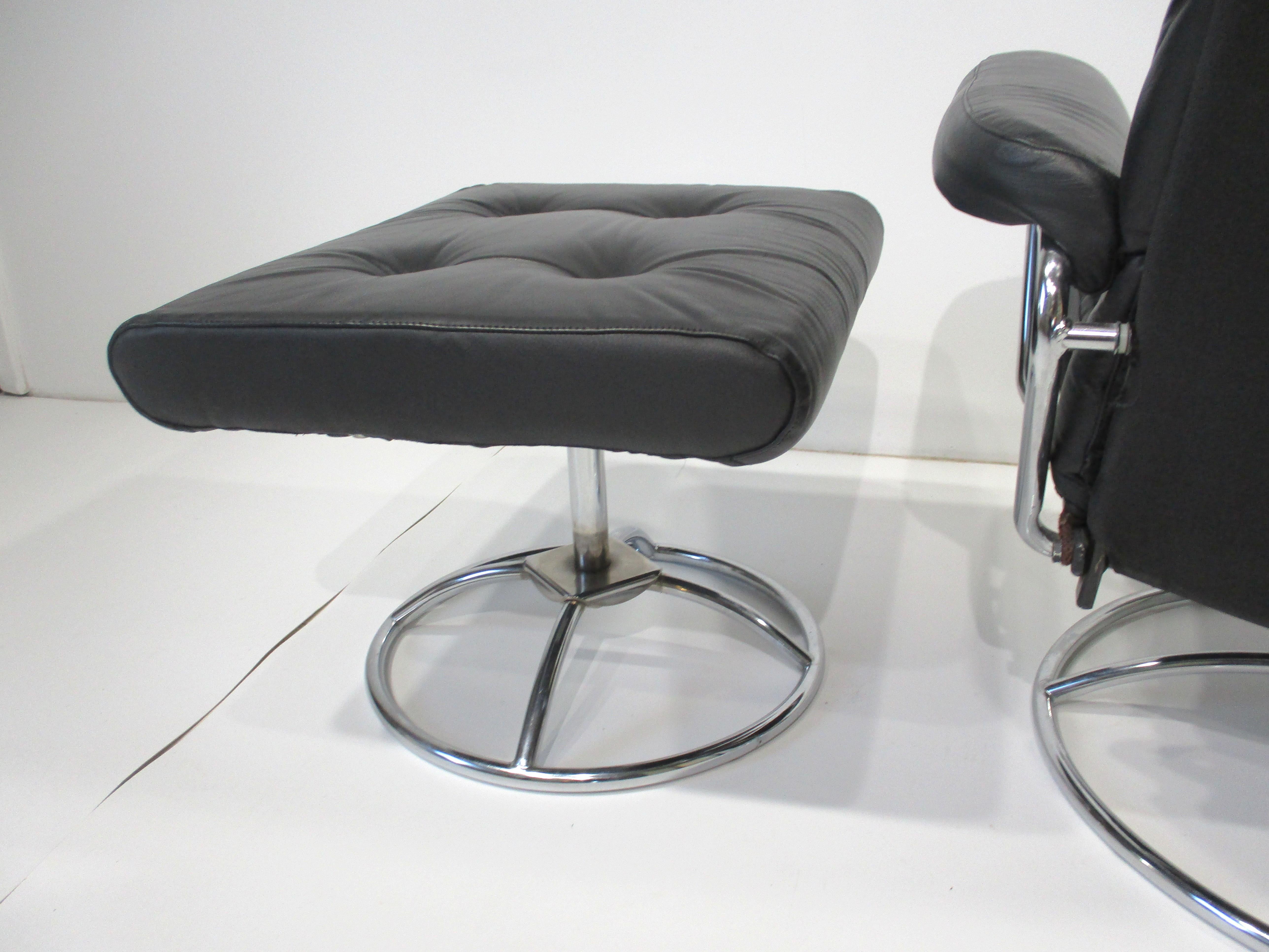 Early Ekornes Leather Lounge Chair w/ Ottoman Norway For Sale 3