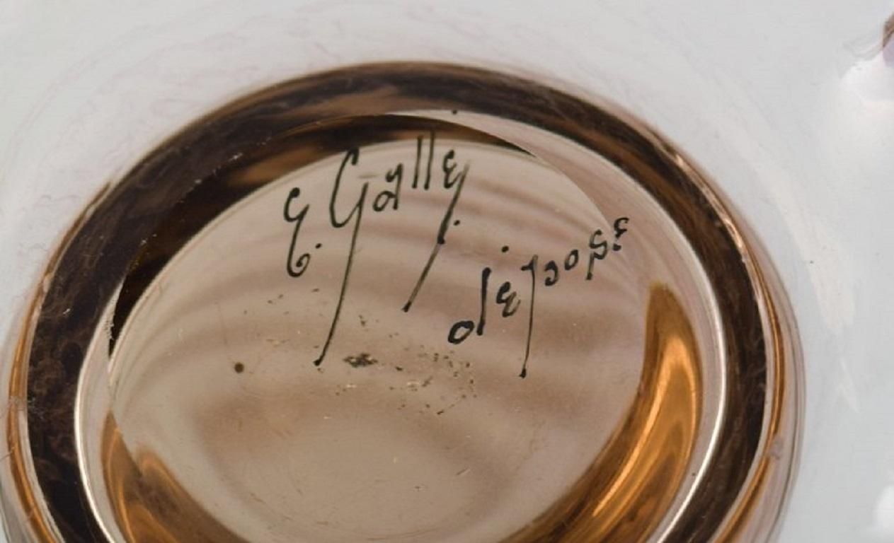 Vetro artistico Vaso Emile Gallé in vetro artistico trasparente e smerigliato con motivo a cardo in vendita