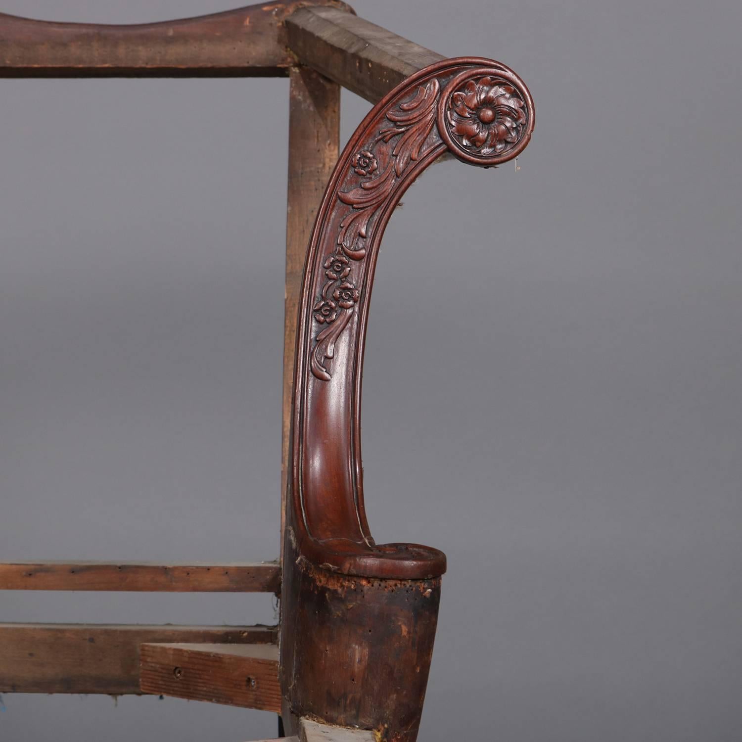 English Floral & Foliate Carved Mahogany Queen Anne Settee Frame, circa 1820 In Good Condition In Big Flats, NY
