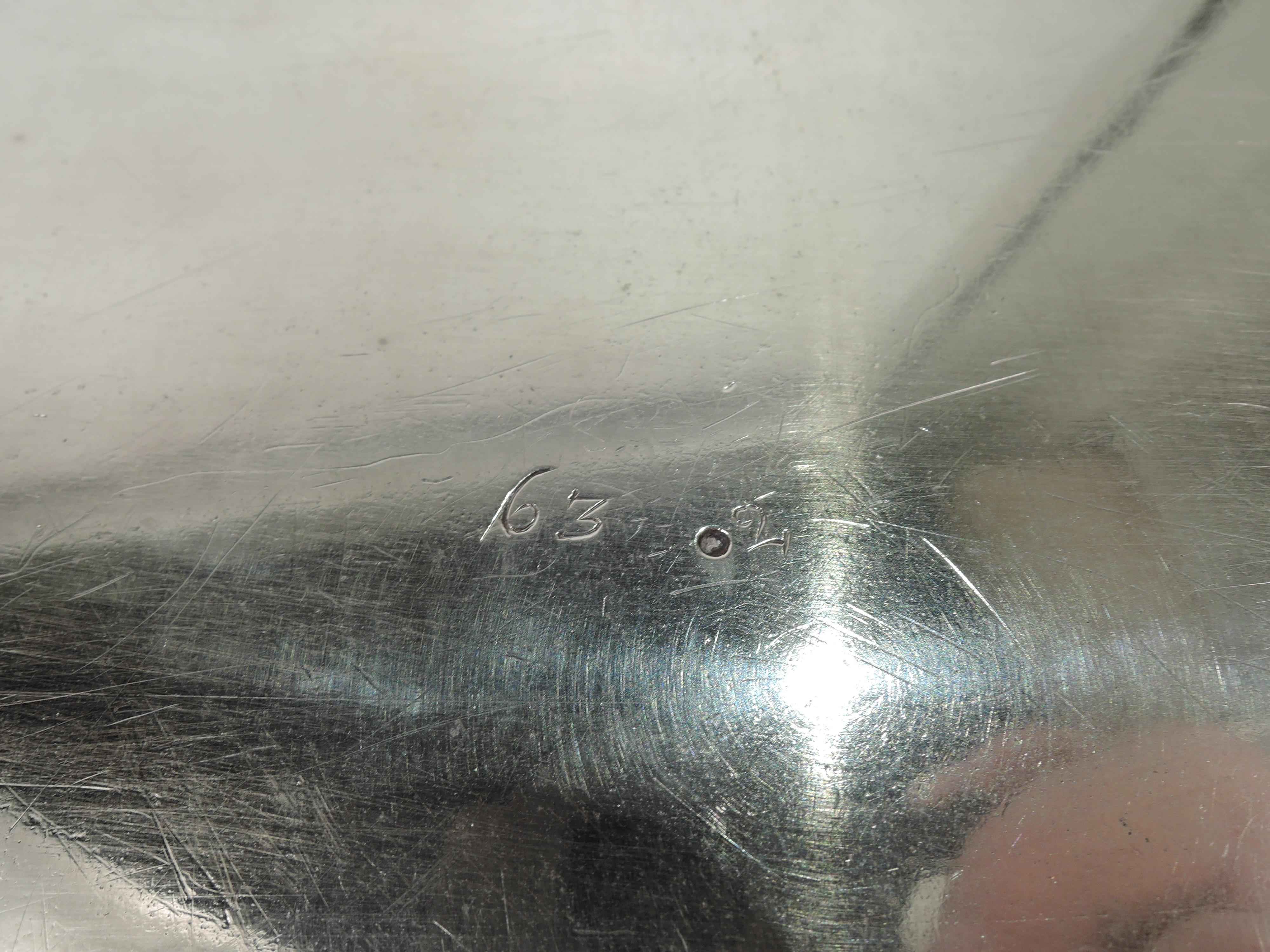 Bandeja cuadrada inglesa georgiana antigua de plata de ley Plata esterlina en venta