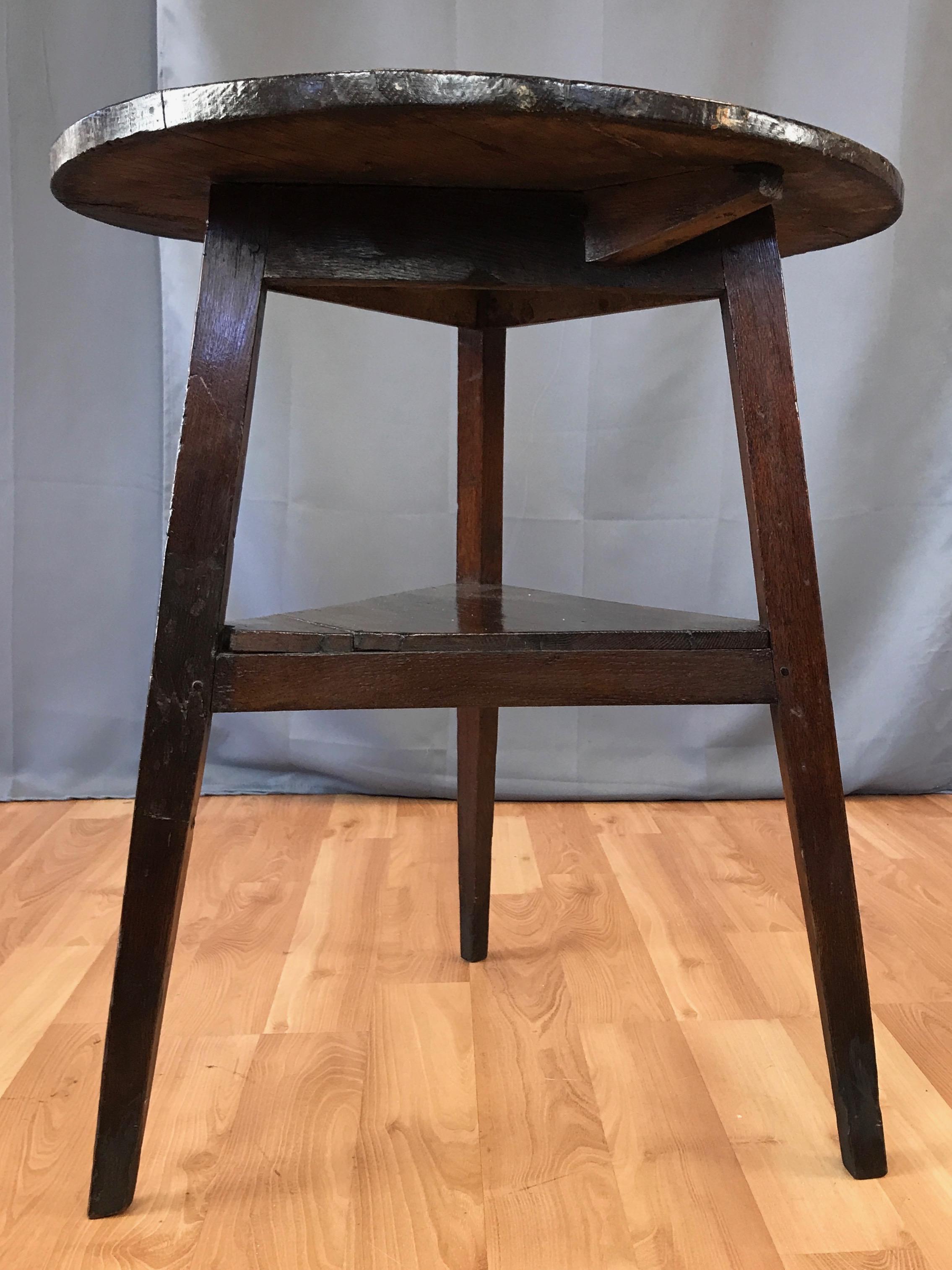 Early English Oak Cricket Table with Shelf, Mid-19th Century 6