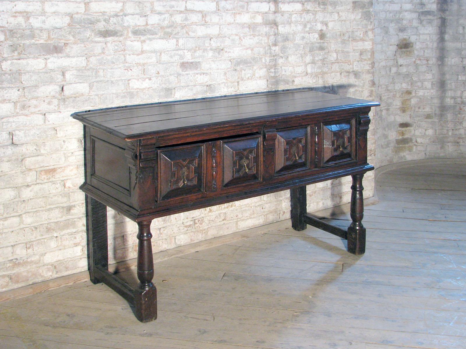 Early English Jacobean 17th Century Oak Sideboard or Low Dresser In Good Condition In Troy, NY