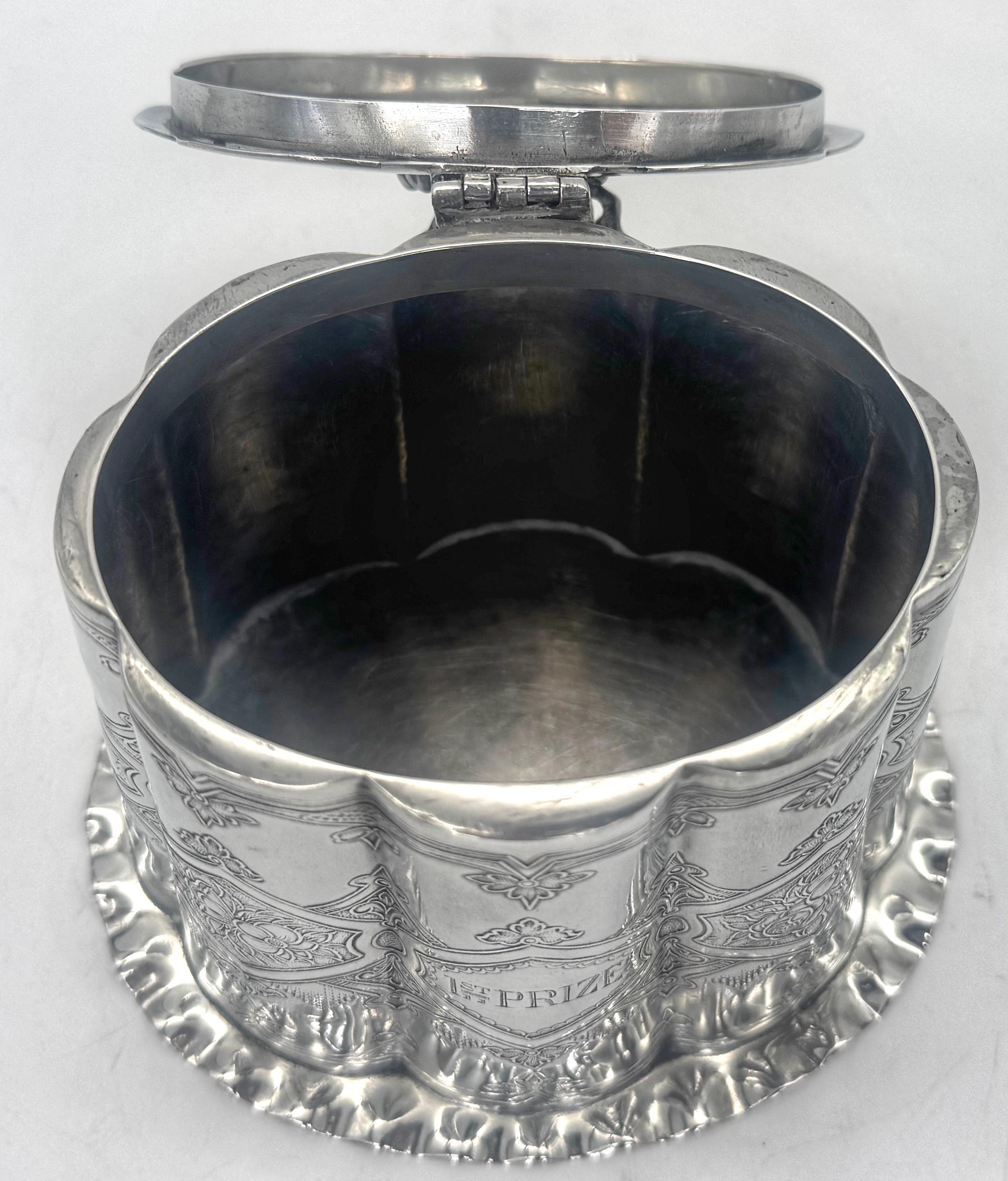 Anglais Boîte de trophée figurative équestre victorienne du début de l'ère anglaise 1st Prize en vente