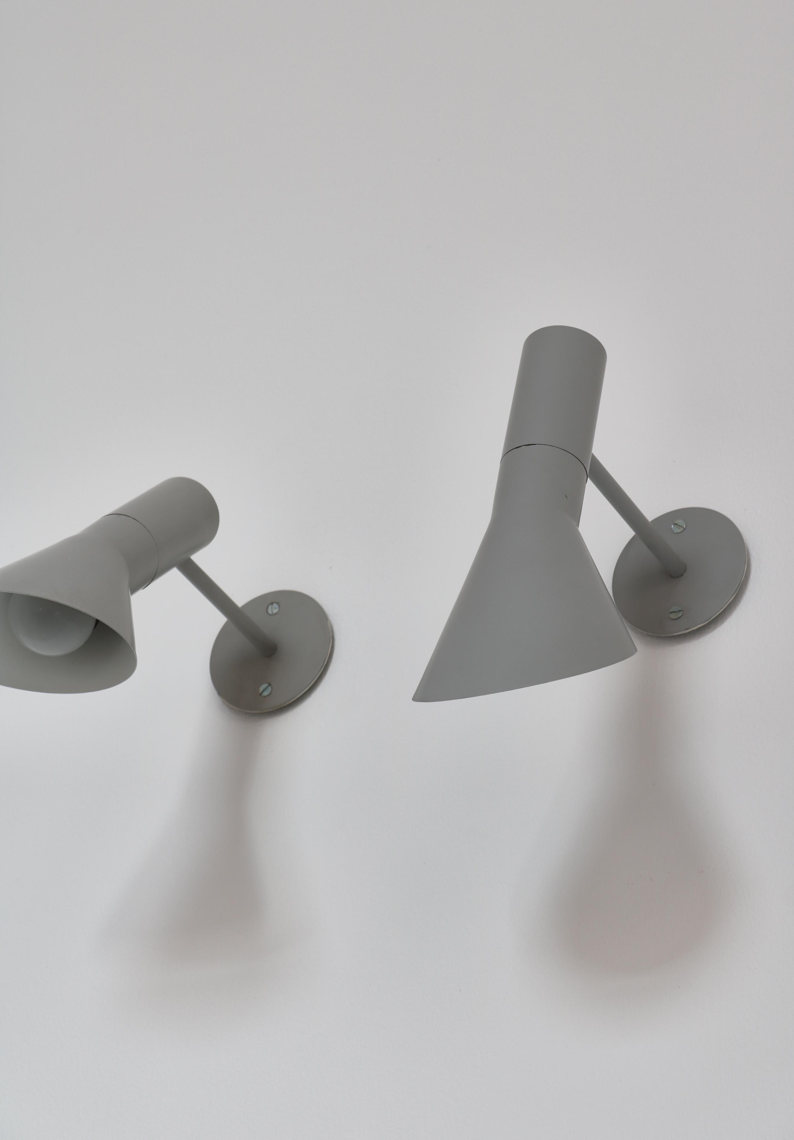 Mid-20th Century Early Example Arne Jacobsen Visor Wall Lamps in Grey Lacquer Louis Poulsen, 1957 For Sale