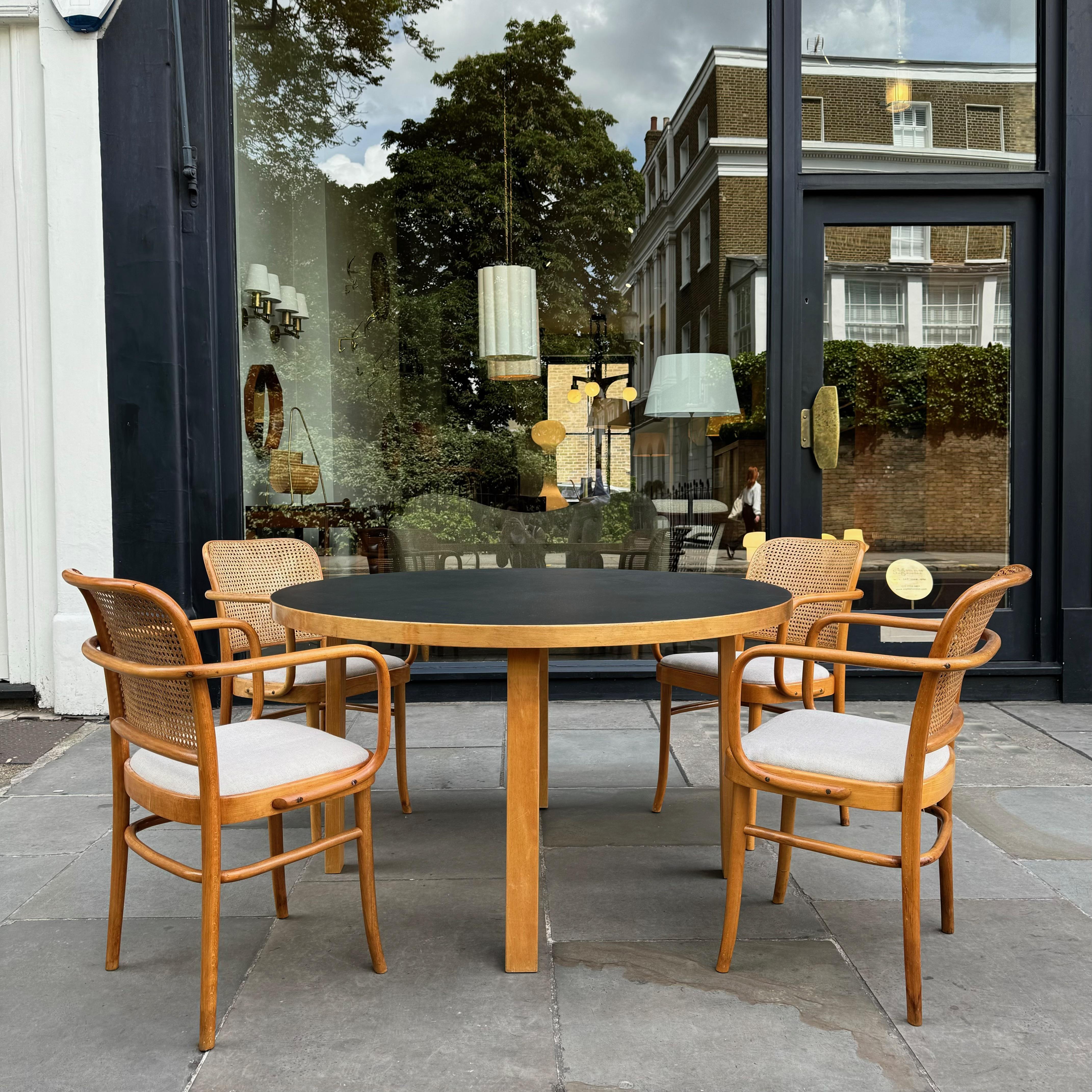 Frühes Beispiel eines Esstischs Modell 91, Alvar Aalto (Finnisch) im Angebot