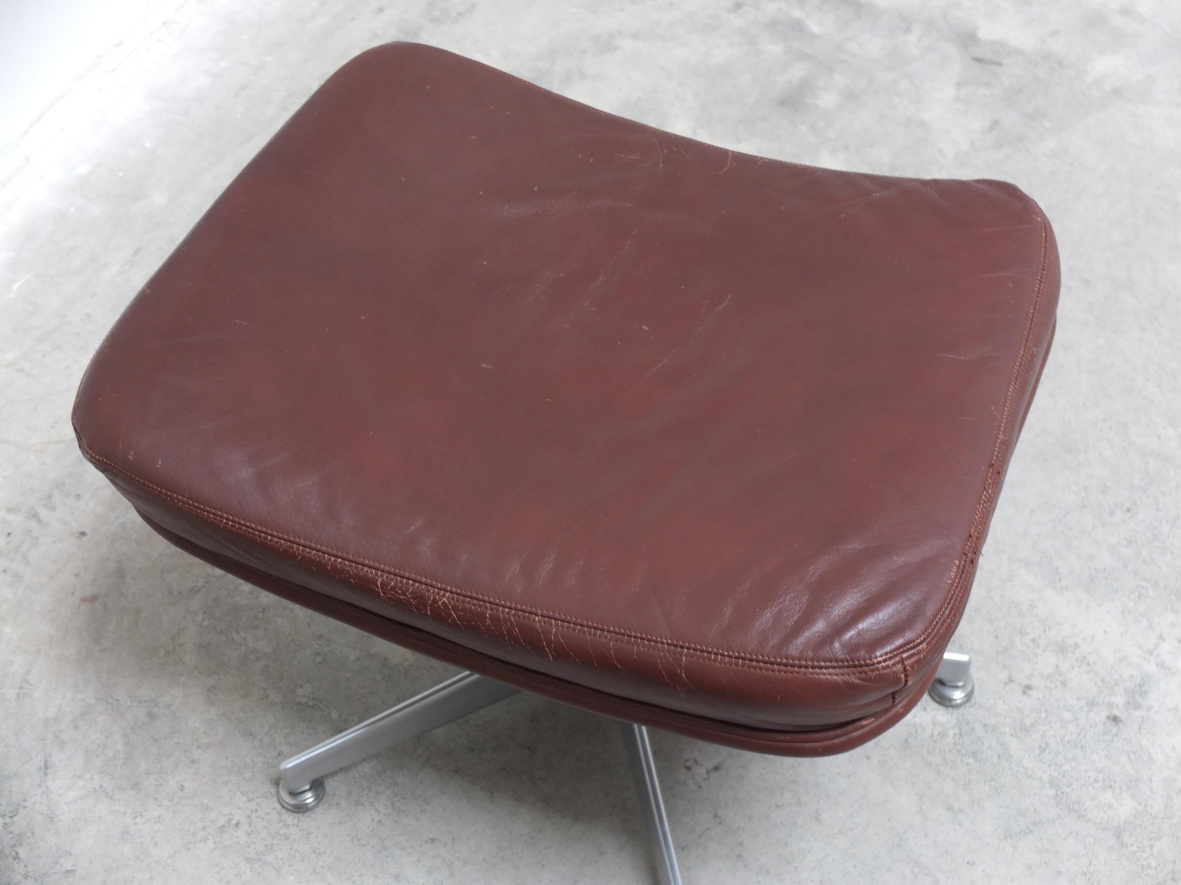 Early 'F141' Lounge Chair with Ottoman by Geoffrey Harcourt for Artifort, 1972 For Sale 3