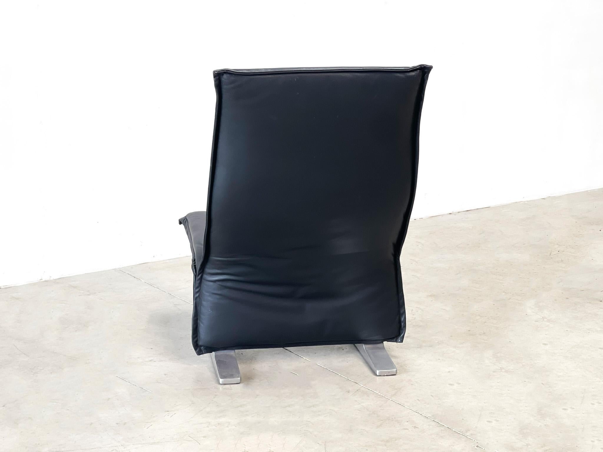 Early F780 black leather easy chair by Pierre Paulin for Artifort 1