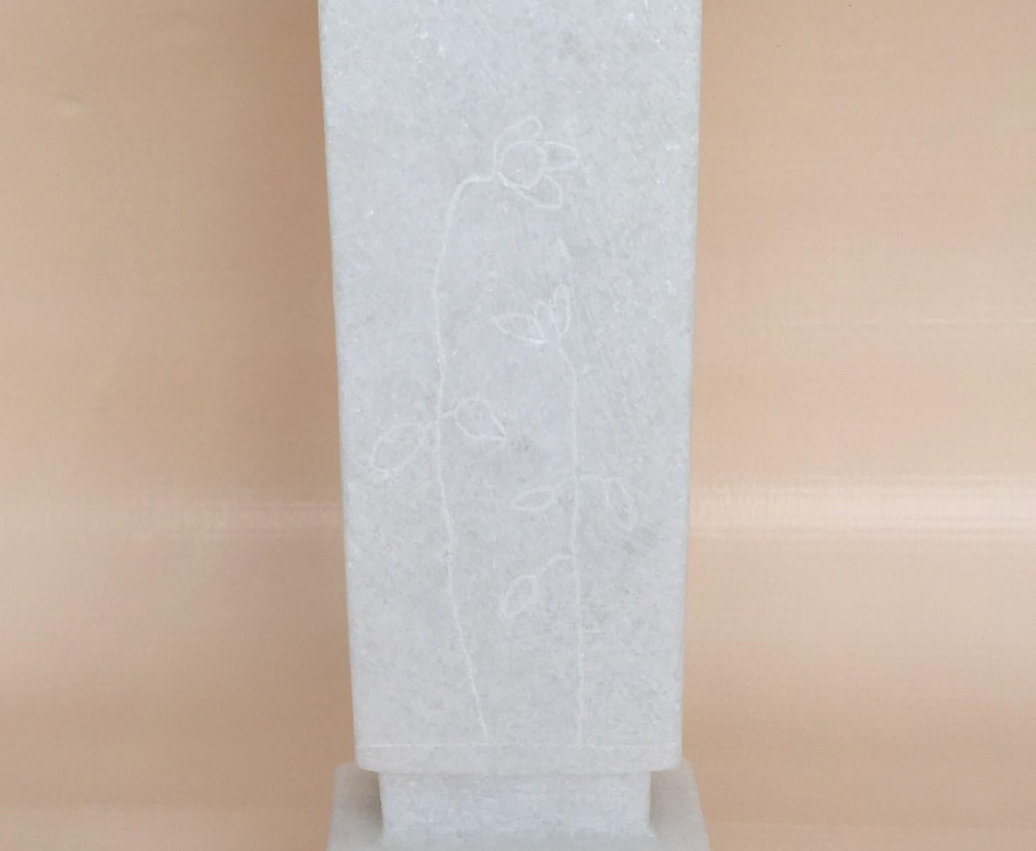 Early Figure Hand Carved Marble Sculpture by Tom Von Kaenel In New Condition For Sale In Geneve, CH