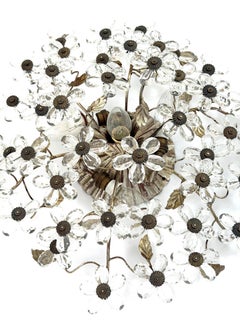 Lampada da incasso in filigrana d’epoca della Maison Baguès con fiori in cristallo, Francia, 1920-1930