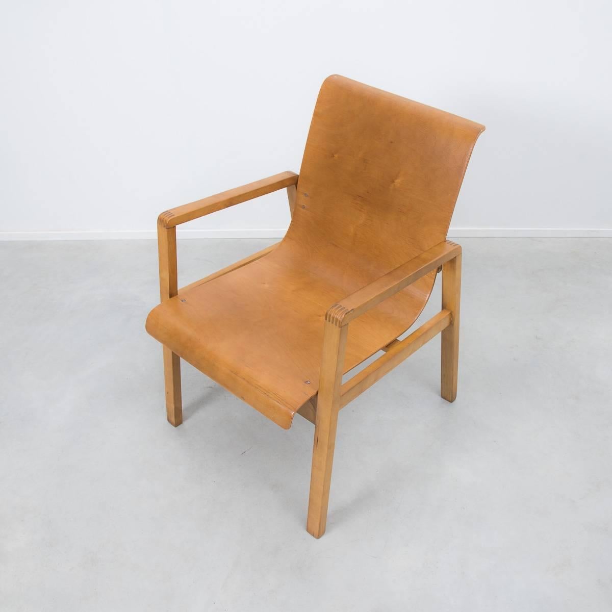 Mid-20th Century Early Finmar Production Alvar Aalto 403 “Hallway” Chair