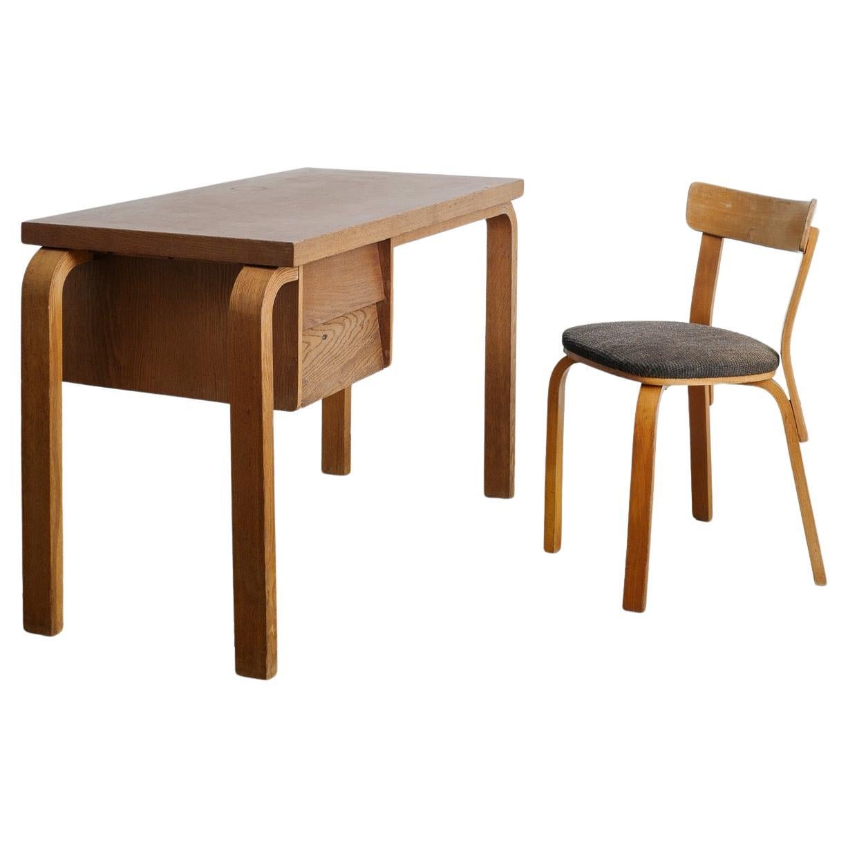 Early Finnish Mid Century Wooden Working Desk Table 
Chair by Alvar Aalto 1940s For Sale