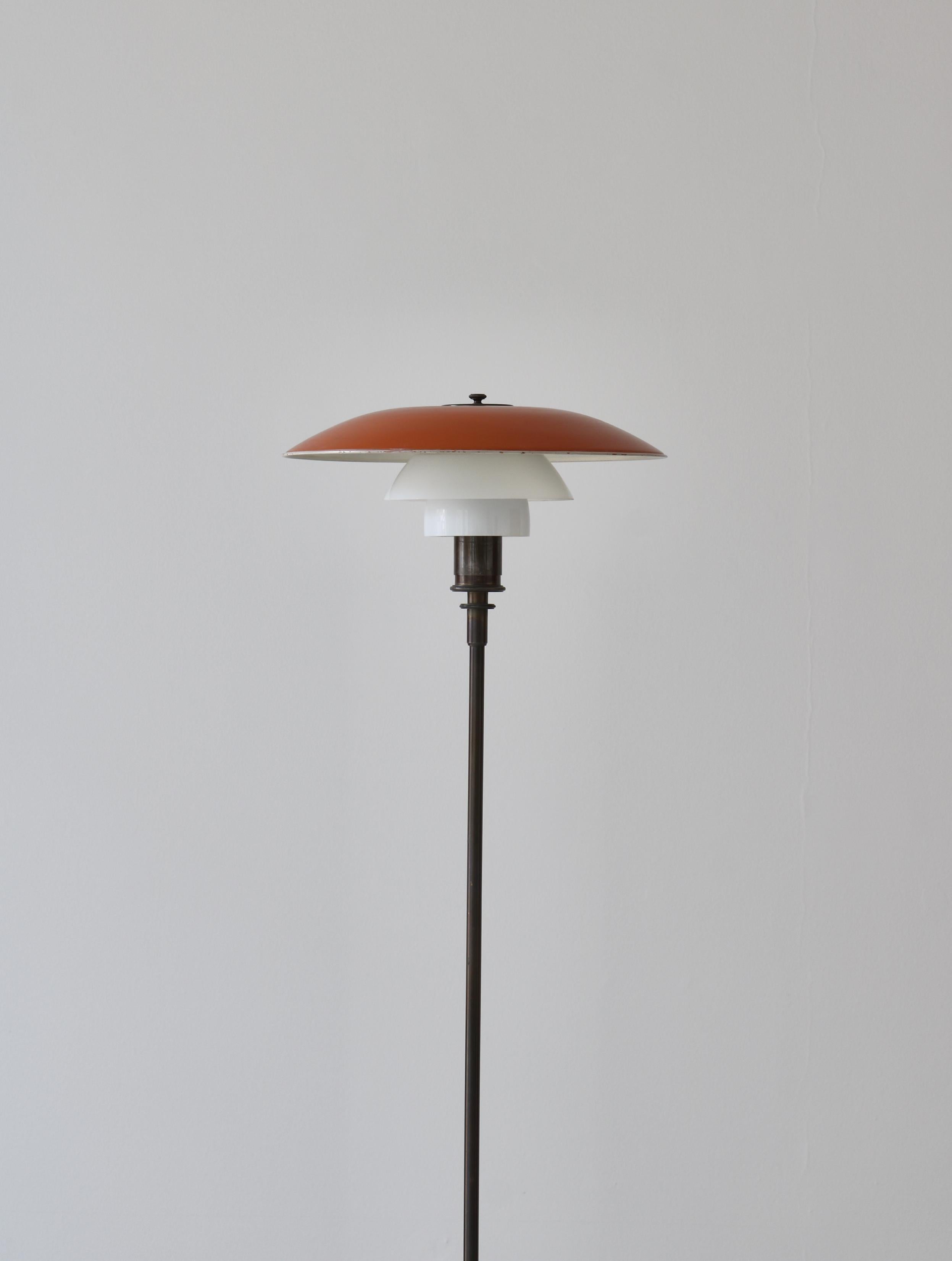 Early Floor Lamp 