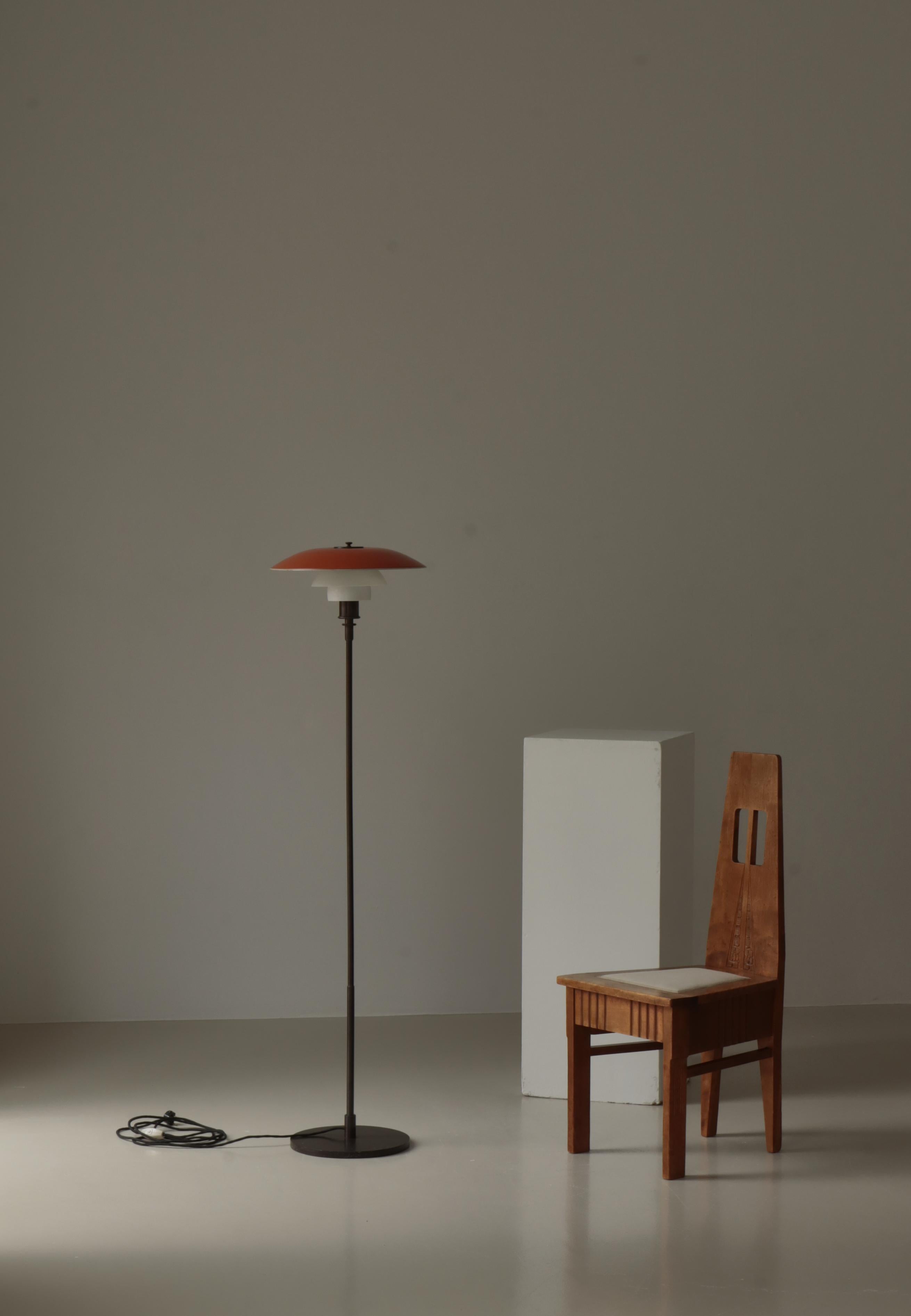 Early Floor Lamp 