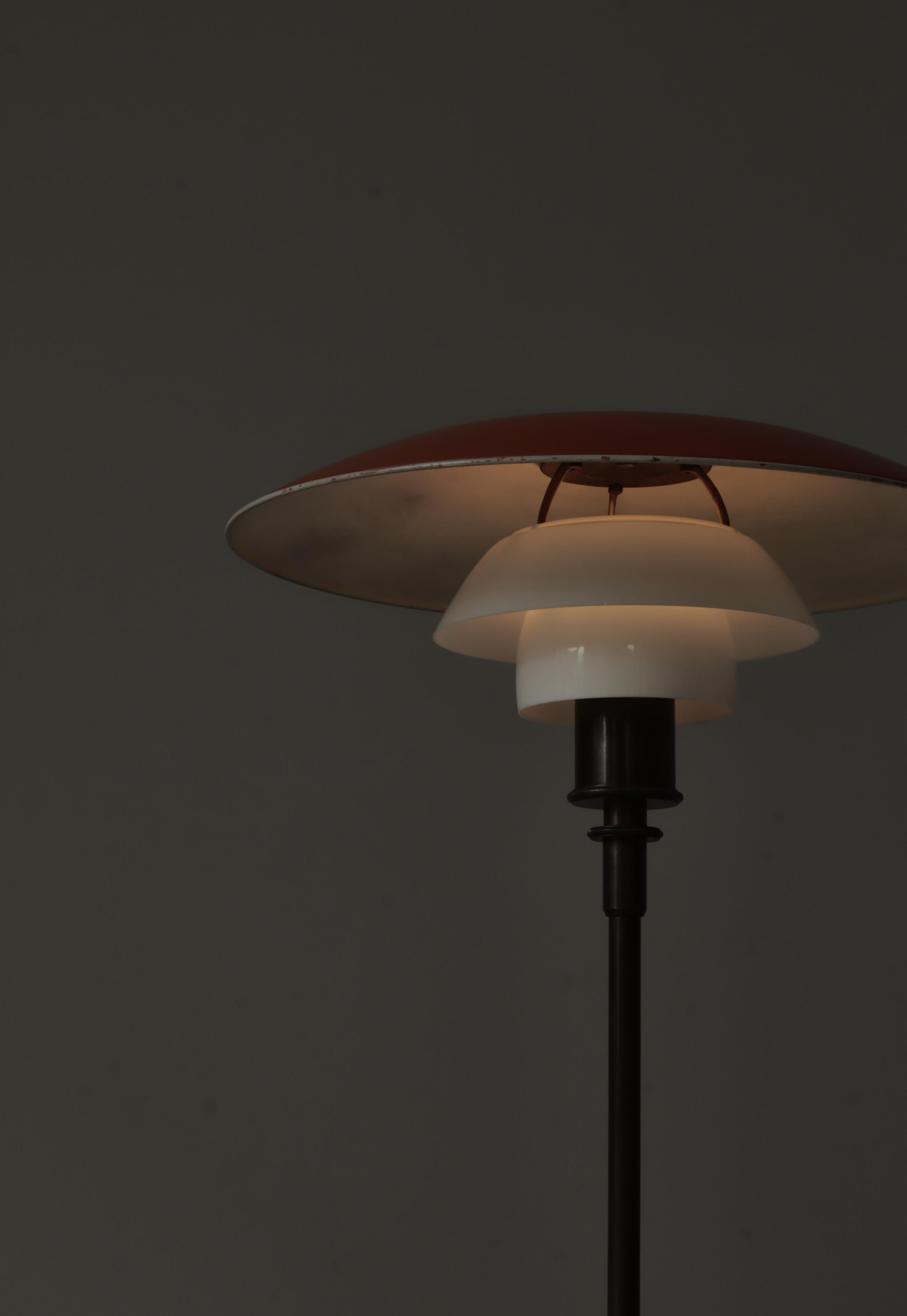 Early Floor Lamp 