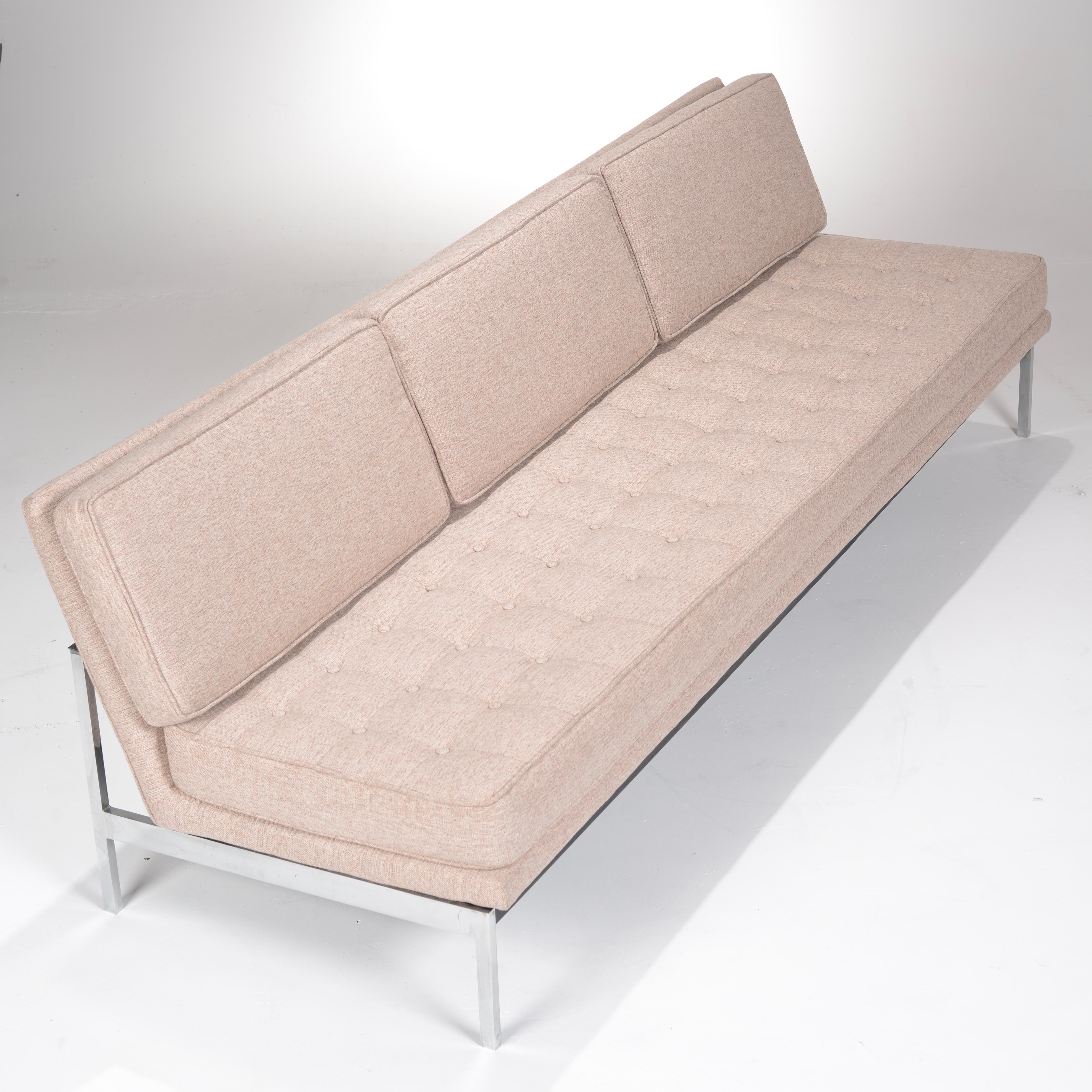 Milieu du XXe siècle Ensemble canapé et chaise sans accoudoirs Early Florence Knoll en vente