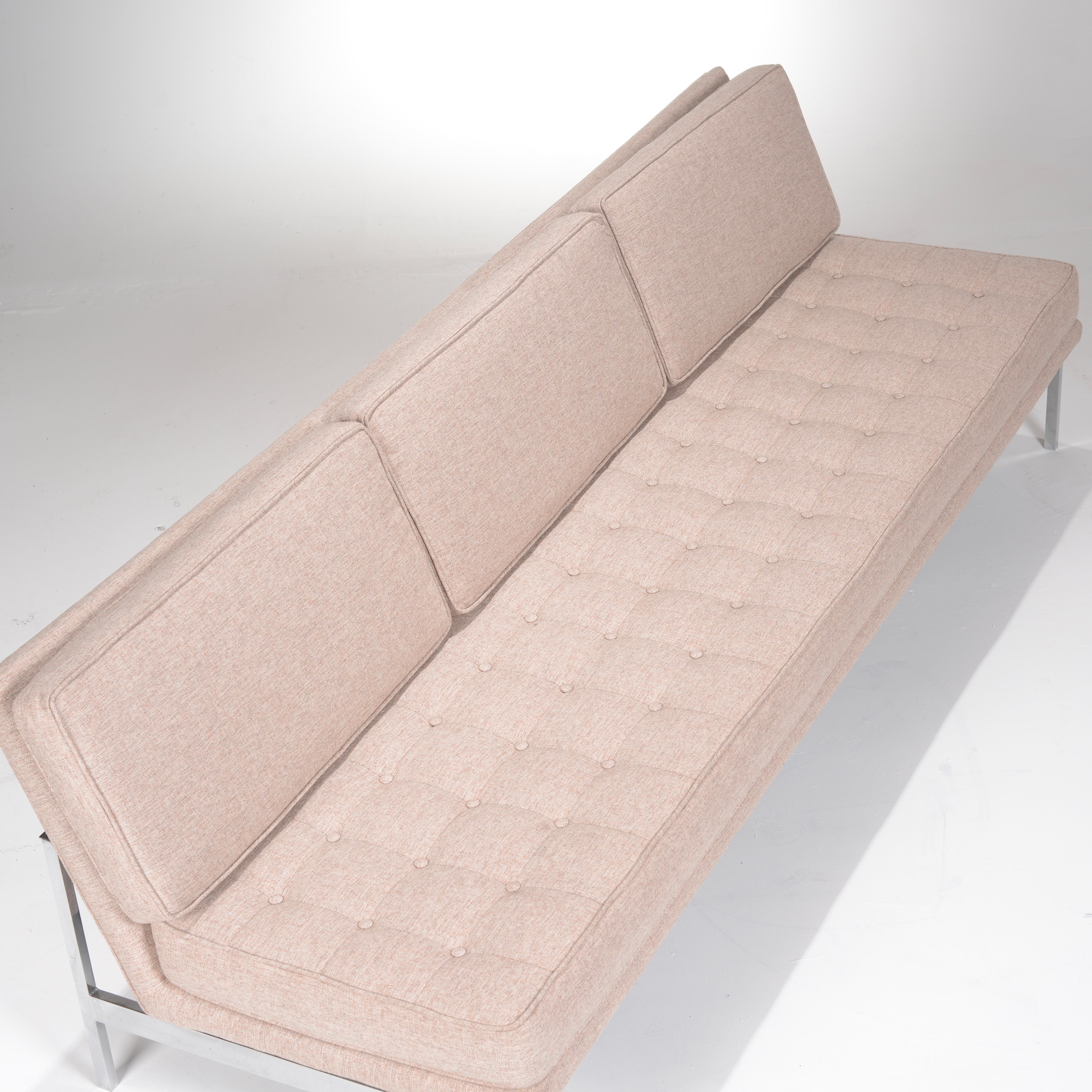 Acier inoxydable Ensemble canapé et chaise sans accoudoirs Early Florence Knoll en vente