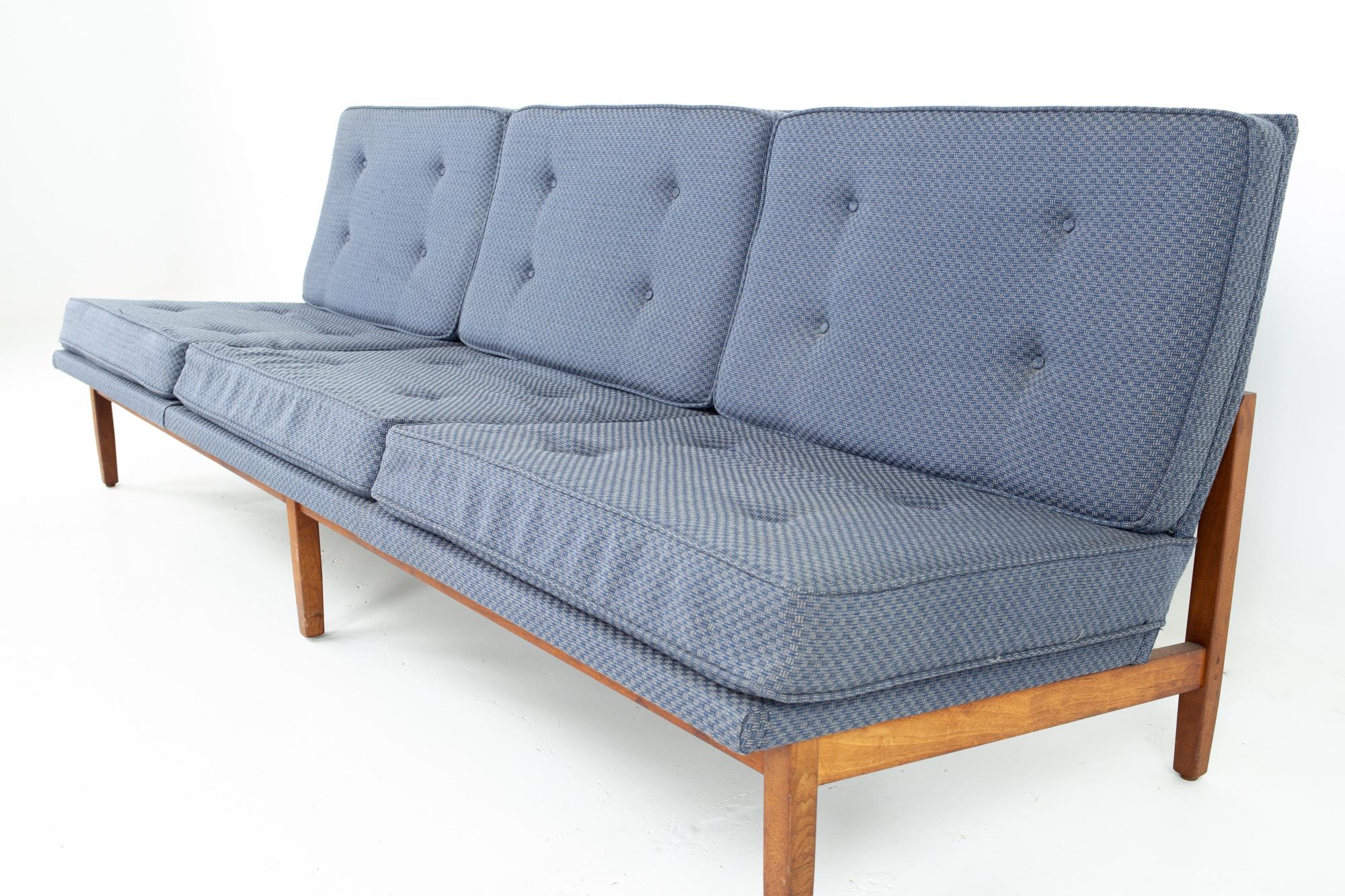 Early Florence Knoll Mid Century Daybed Slipper Sofa In Good Condition In Countryside, IL