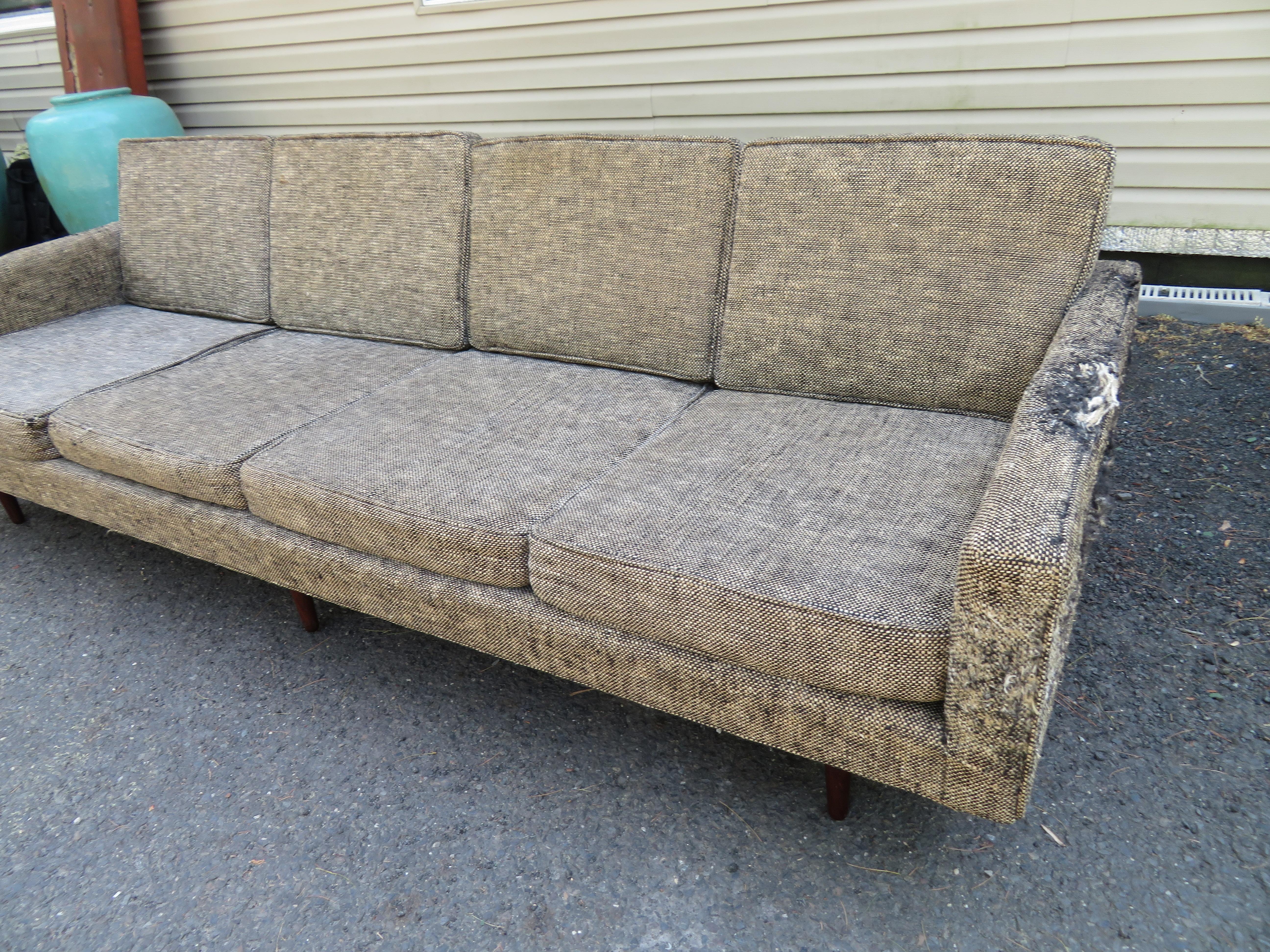 Early Four Seater Sofa Designed by Milo Baughman for James, Inc. Mid-Century  For Sale 2