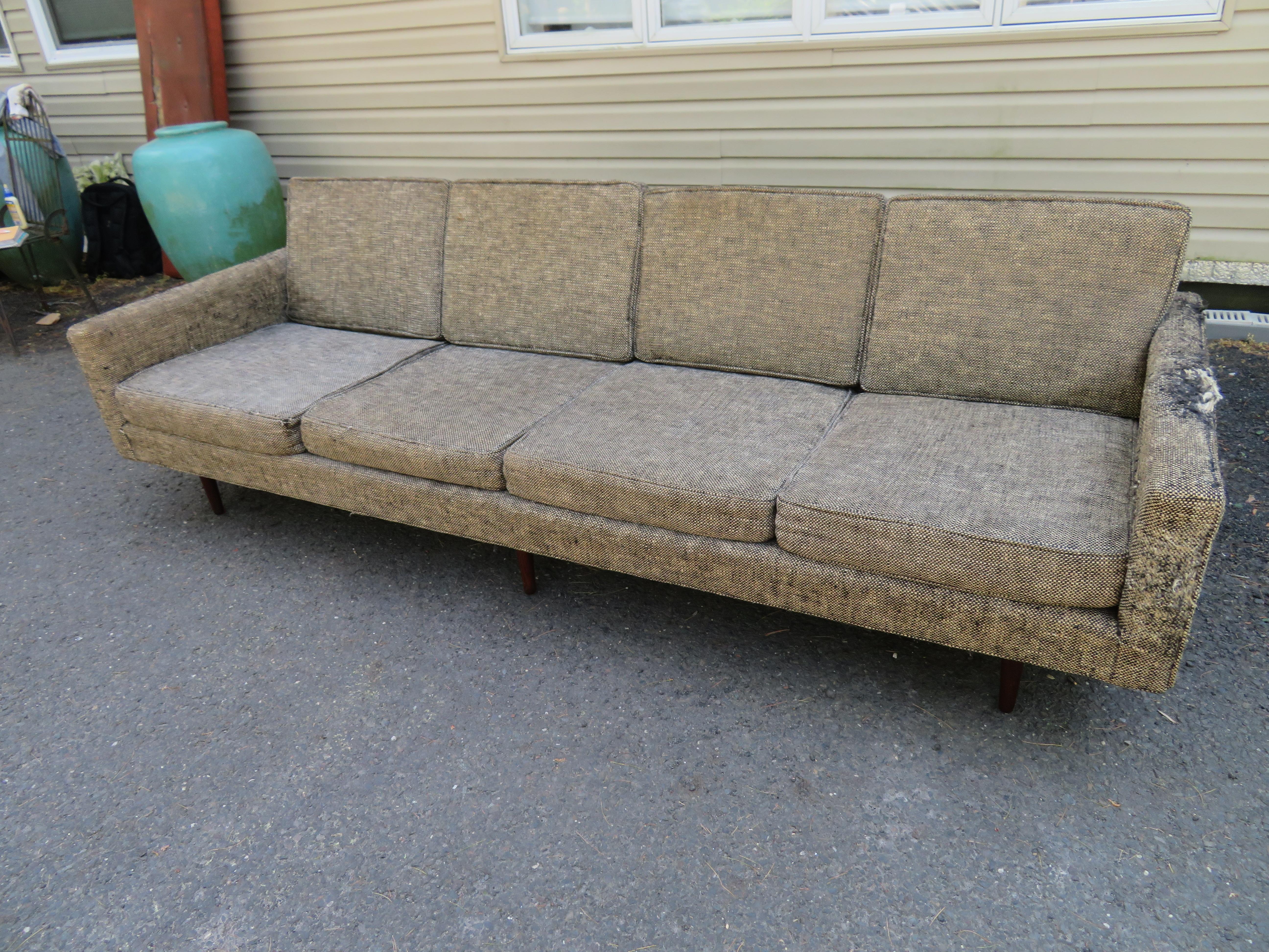 Early Four Seater Sofa Designed by Milo Baughman for James, Inc. Mid-Century  For Sale 3