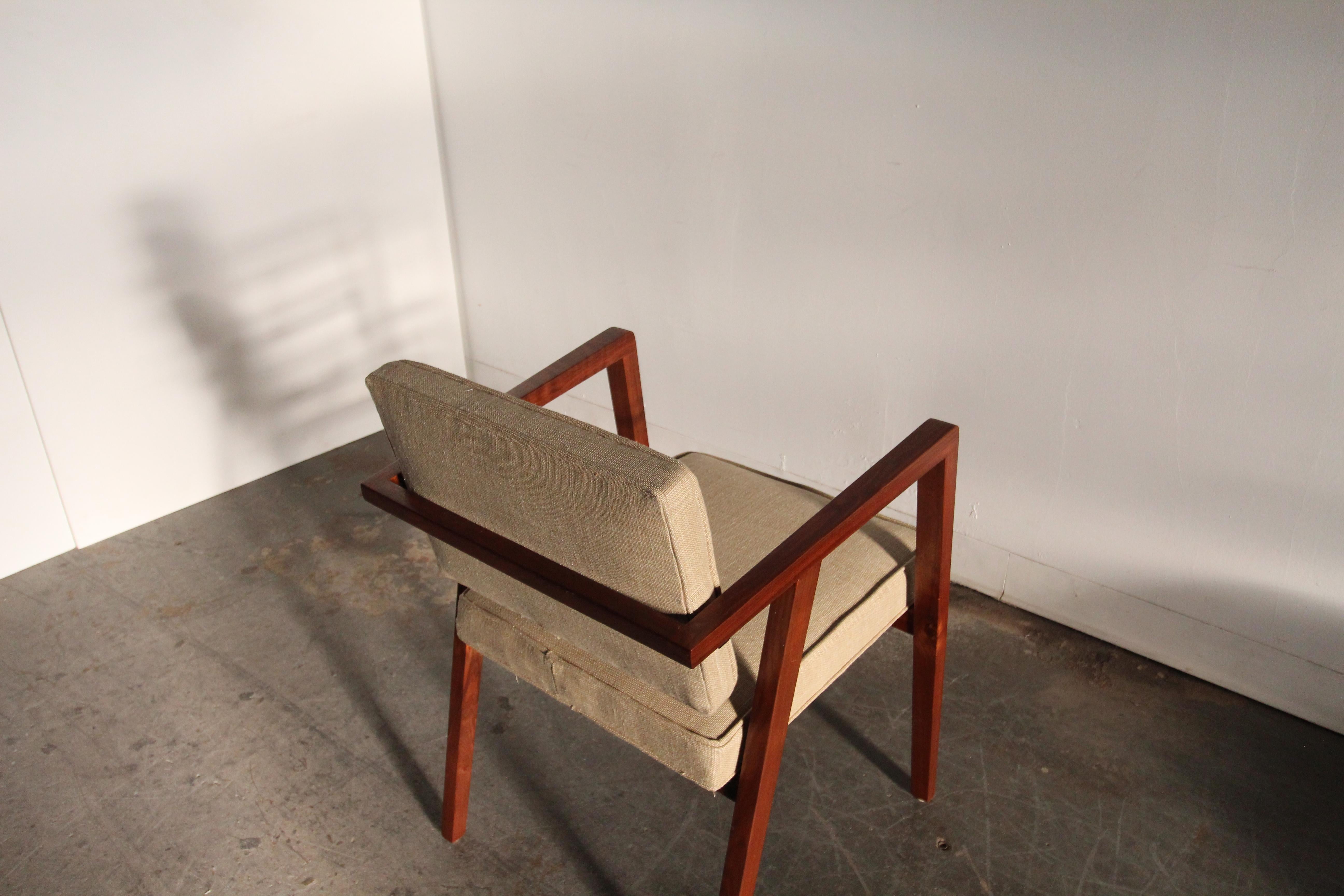 Early Franco Albini for Knoll 'No. 48' Walnut and Linen Accent Chair, 1949 In Good Condition For Sale In Coronado, CA