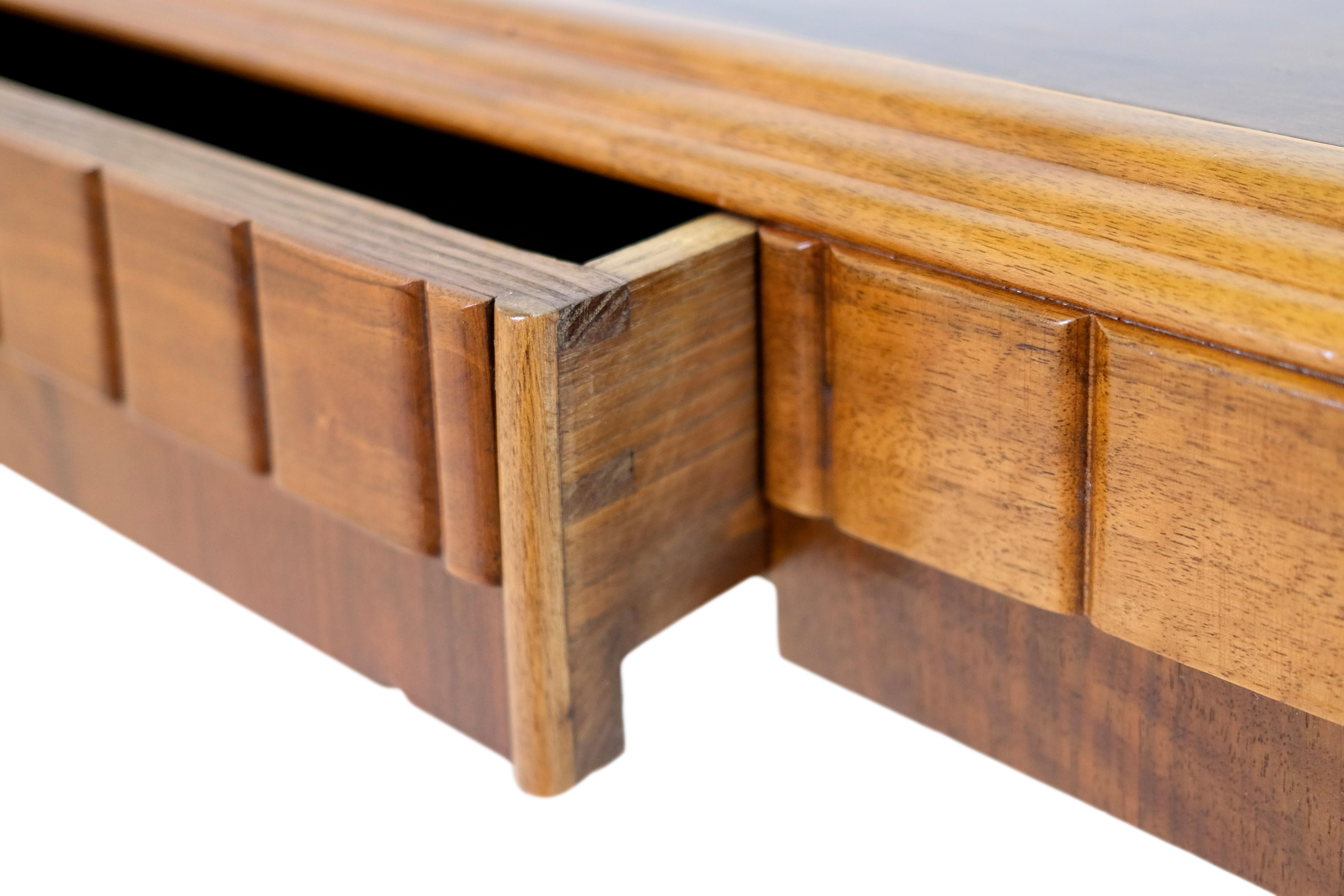 Scrivania Art Deco francese in legno di noce, 1925 circa In condizioni buone in vendita a Ulm, DE