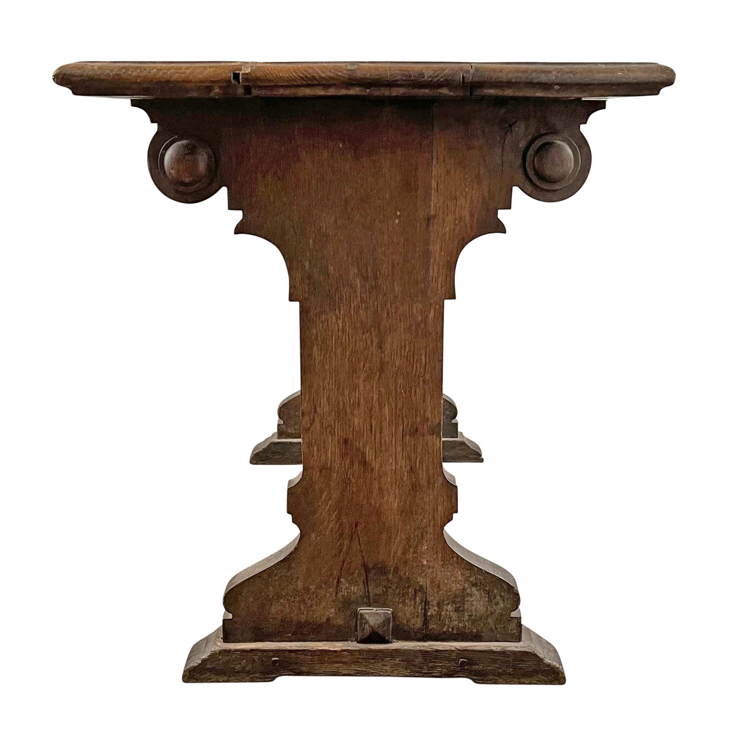 Chêne Table basse Art nouveau français en vente