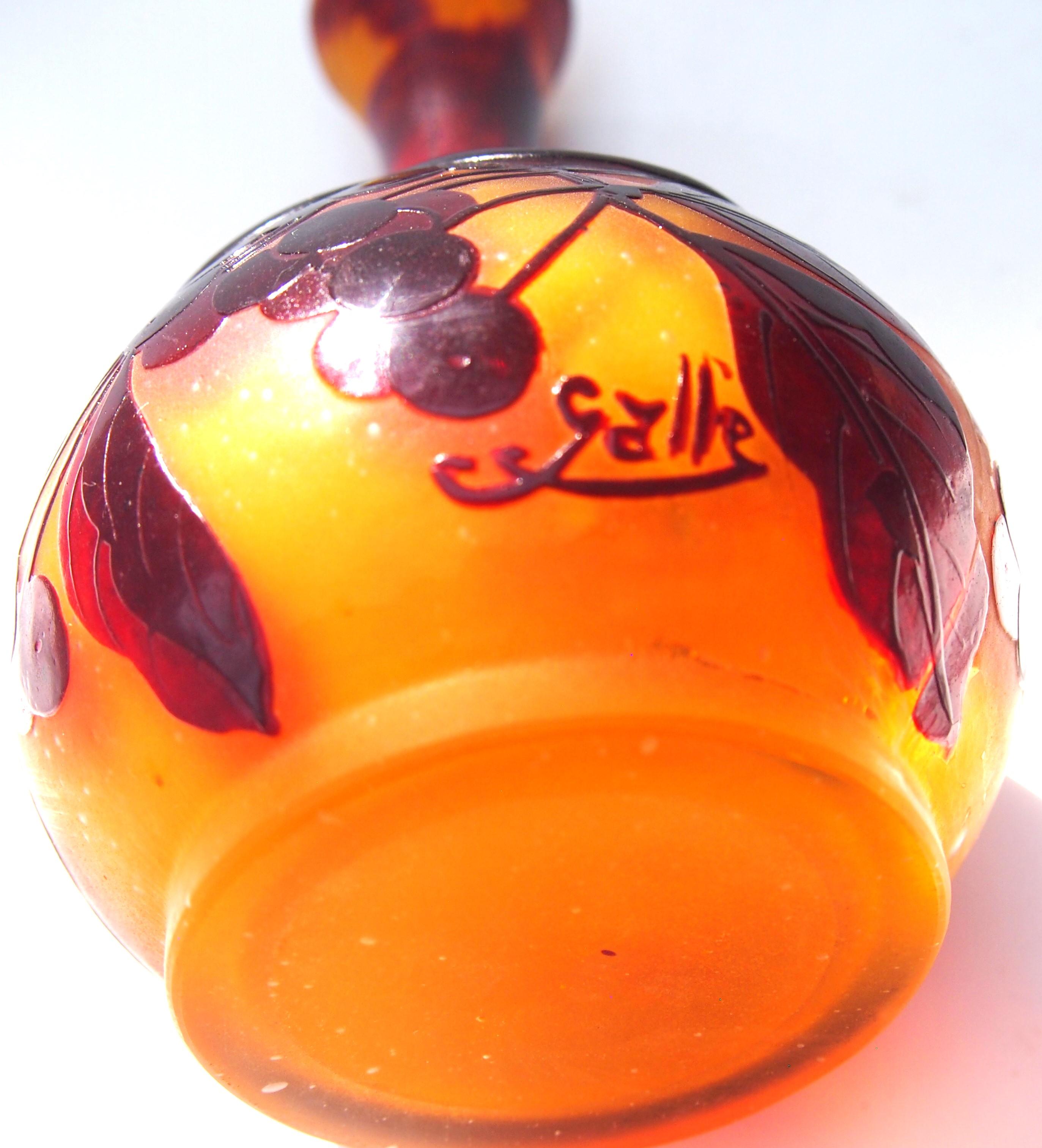 Début du 20ème siècle Vase à camée botanique soufflé sur moule Emile Galle, Art Nouveau français ancien -c1900 en vente