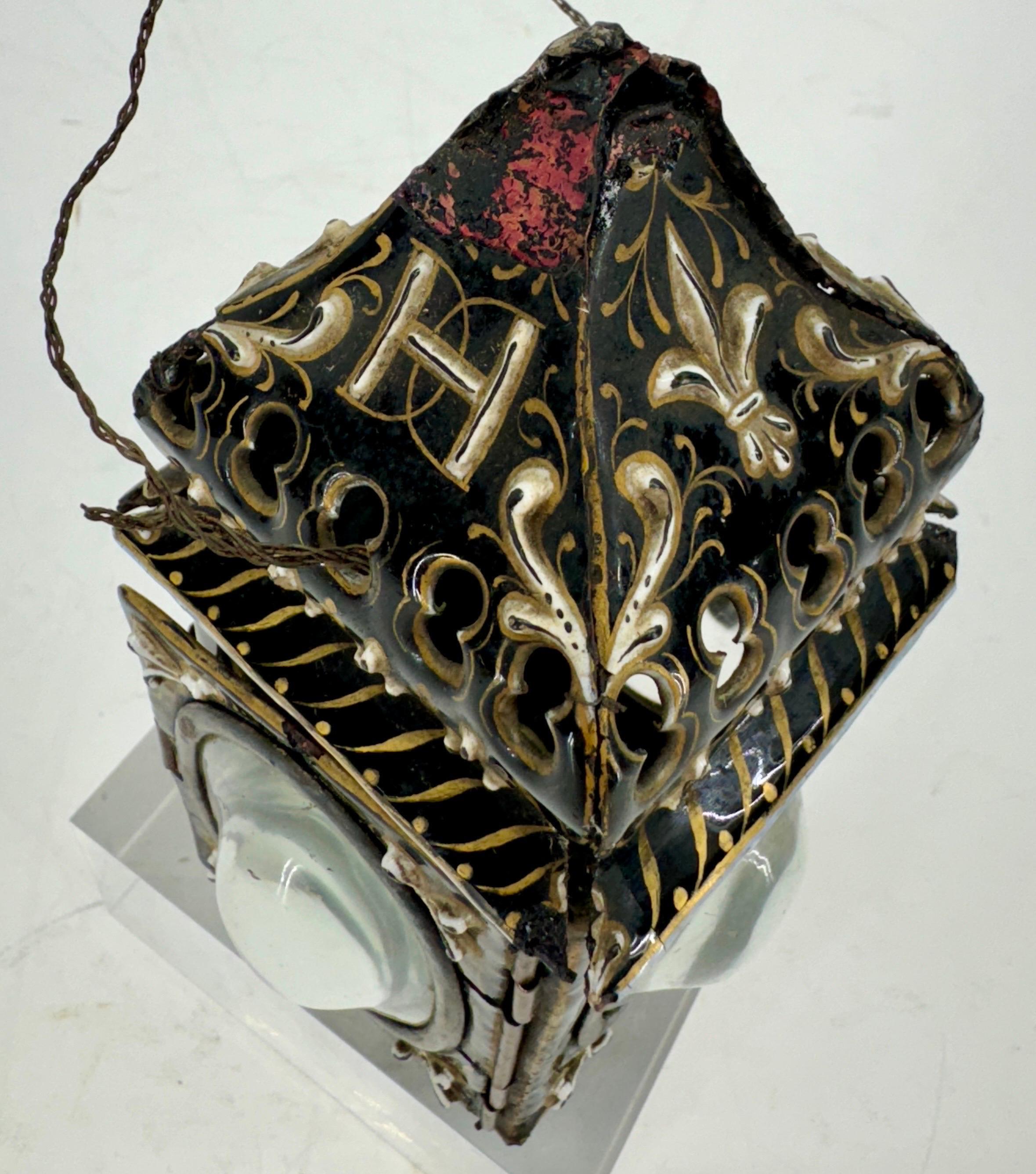 Lanterna francese a smalto nero con decorazione a fiore, circa del 1720 in vendita 4