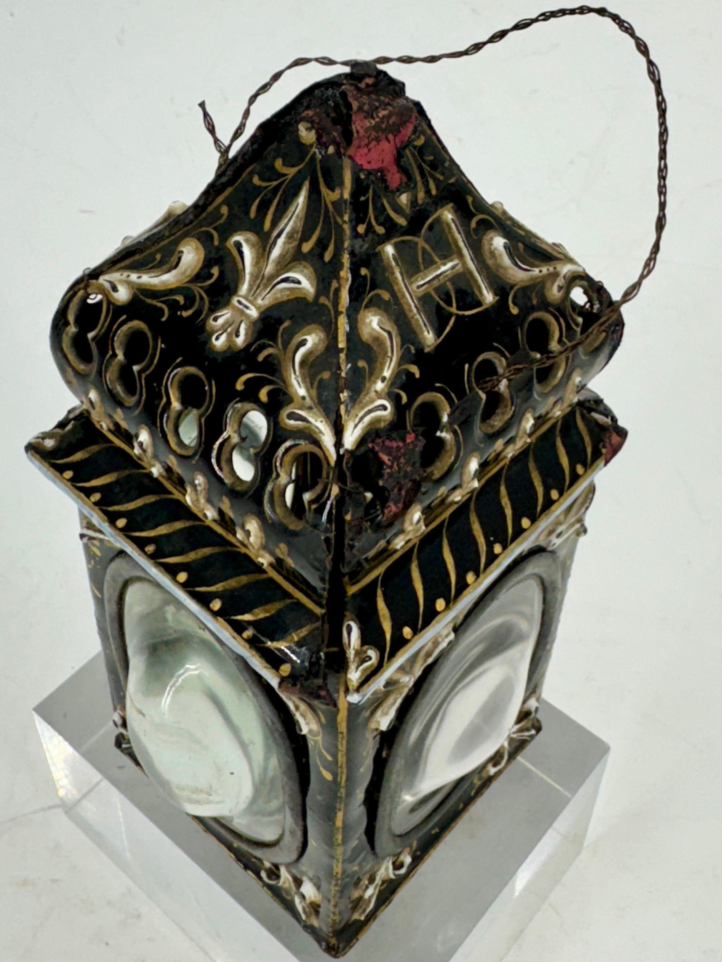 Lanterna francese a smalto nero con decorazione a fiore, circa del 1720 in vendita 7
