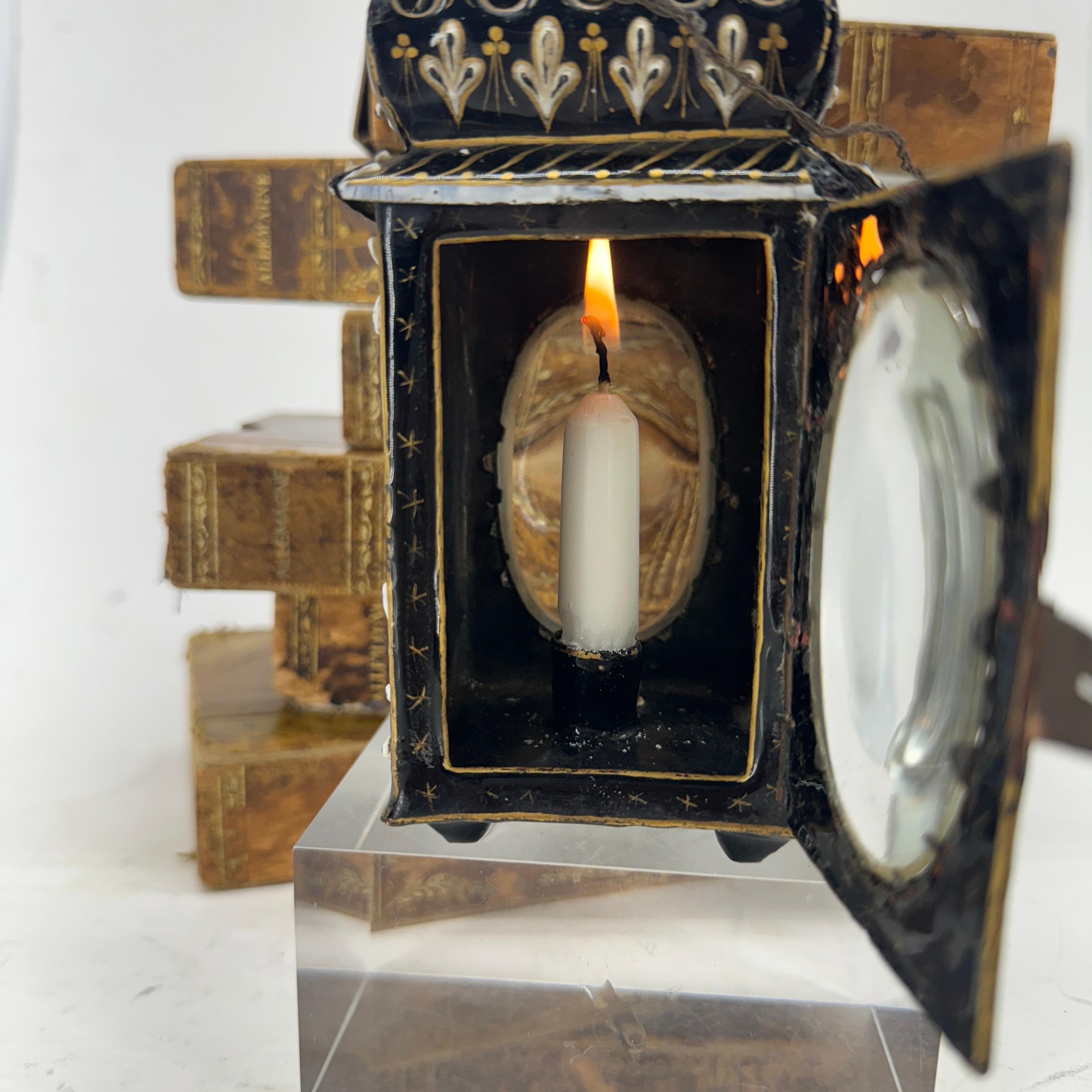 Lanterna francese a smalto nero con decorazione a fiore, circa del 1720 in vendita 12