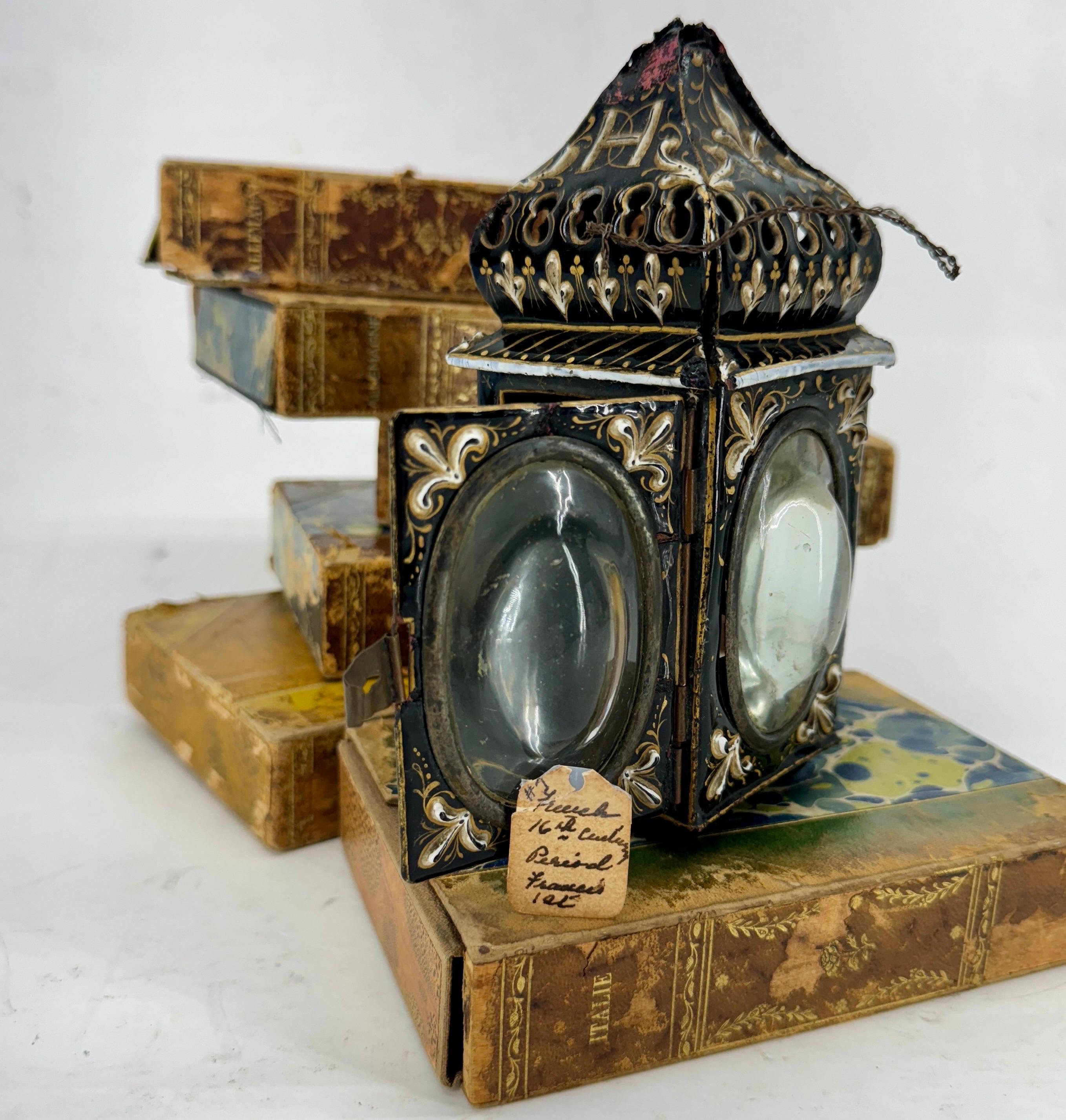 Barocco Lanterna francese a smalto nero con decorazione a fiore, circa del 1720 in vendita