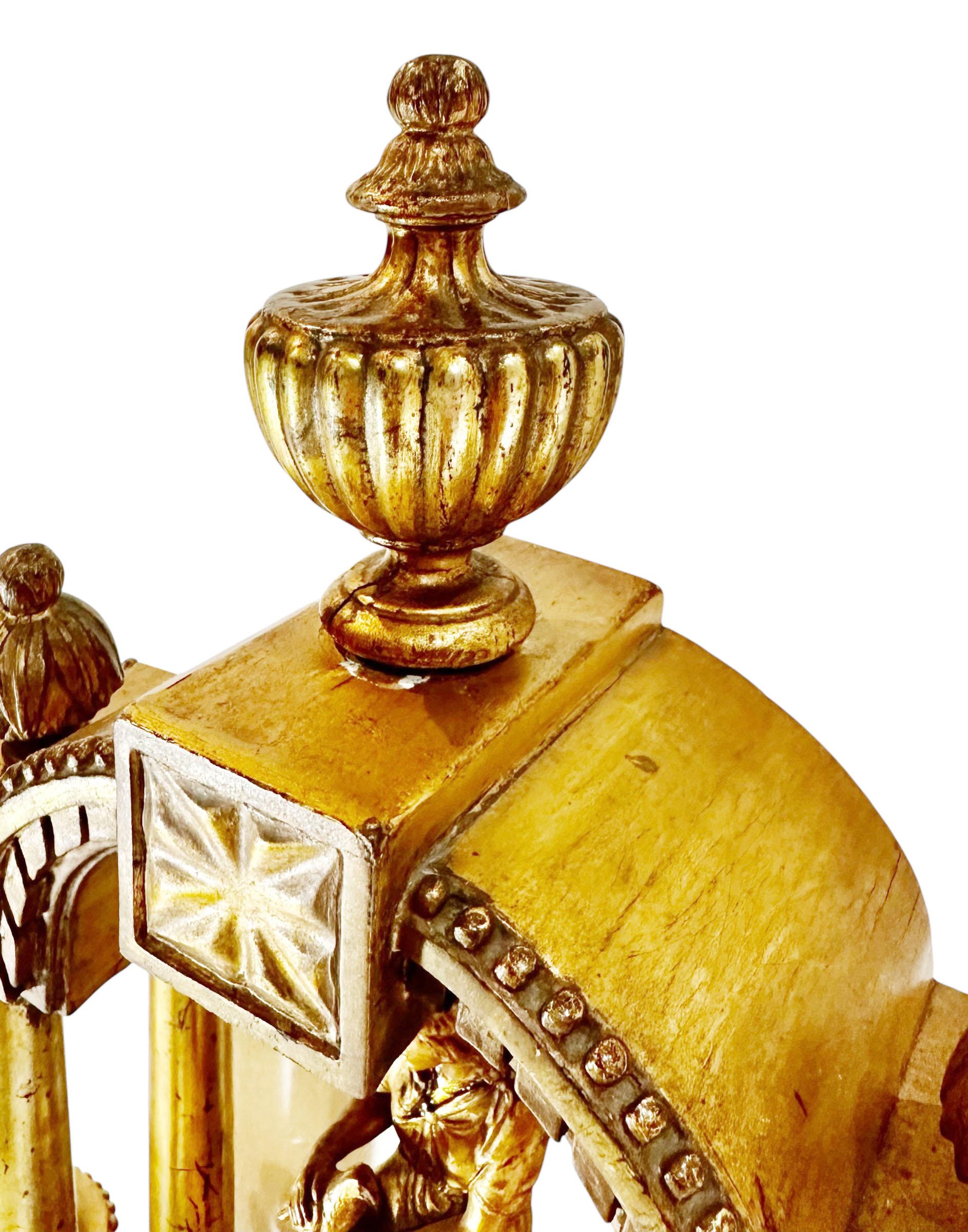 Frühe französische Louis-XVI-Uhr aus handgeschnitztem Giltwood (Französisch) im Angebot