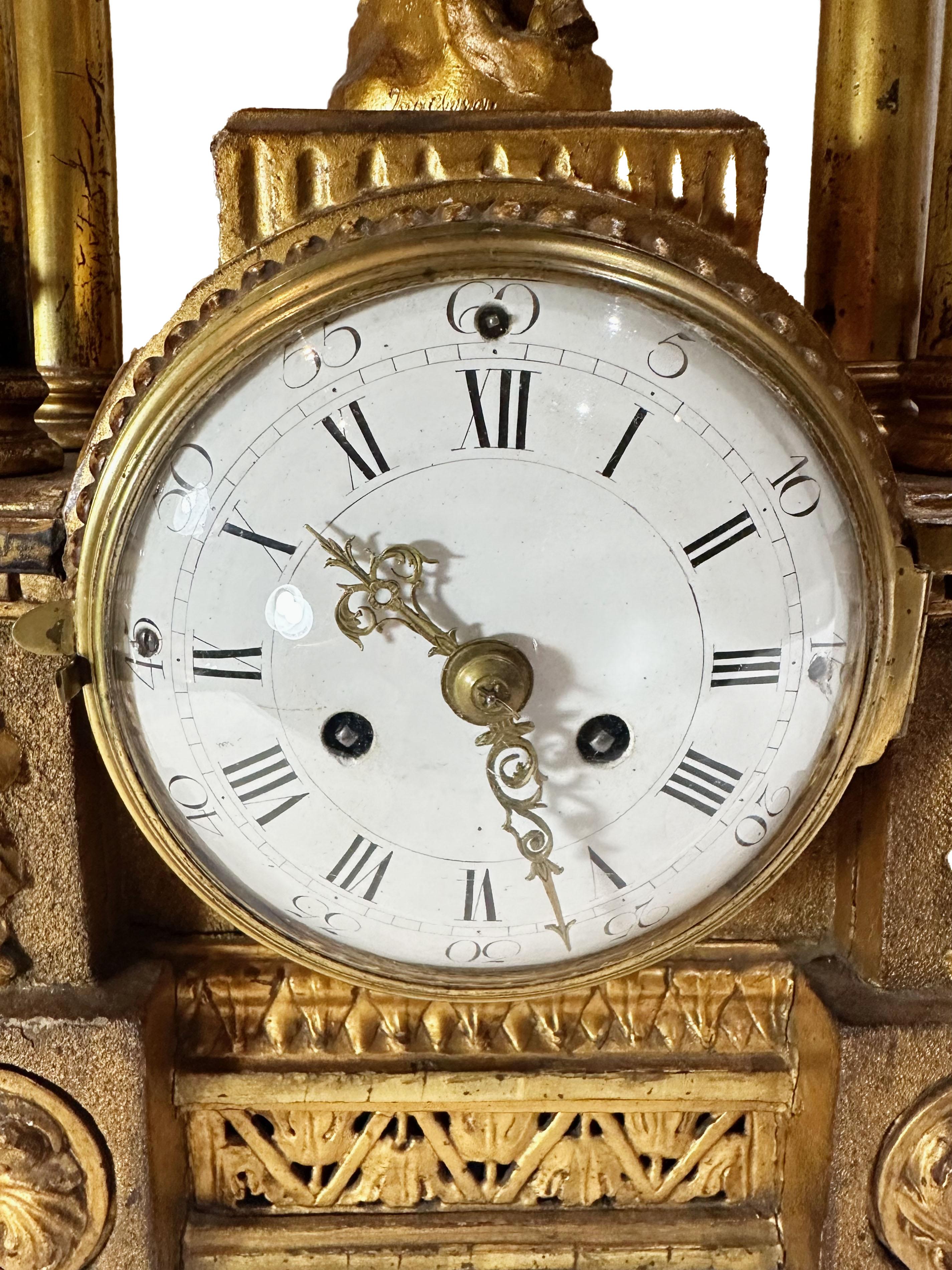 Frühe französische Louis-XVI-Uhr aus handgeschnitztem Giltwood im Angebot 1