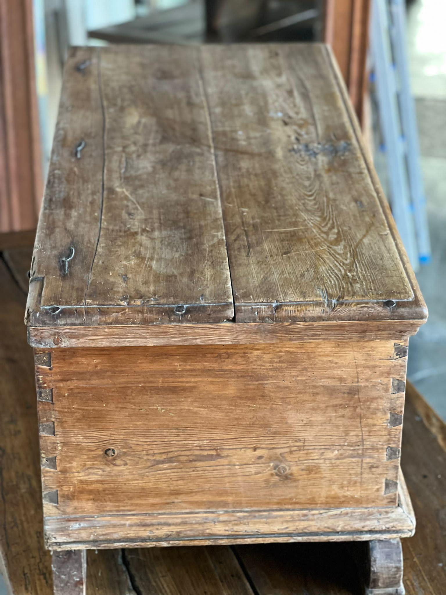 Early French Pine Decorative Trunk For Sale 9