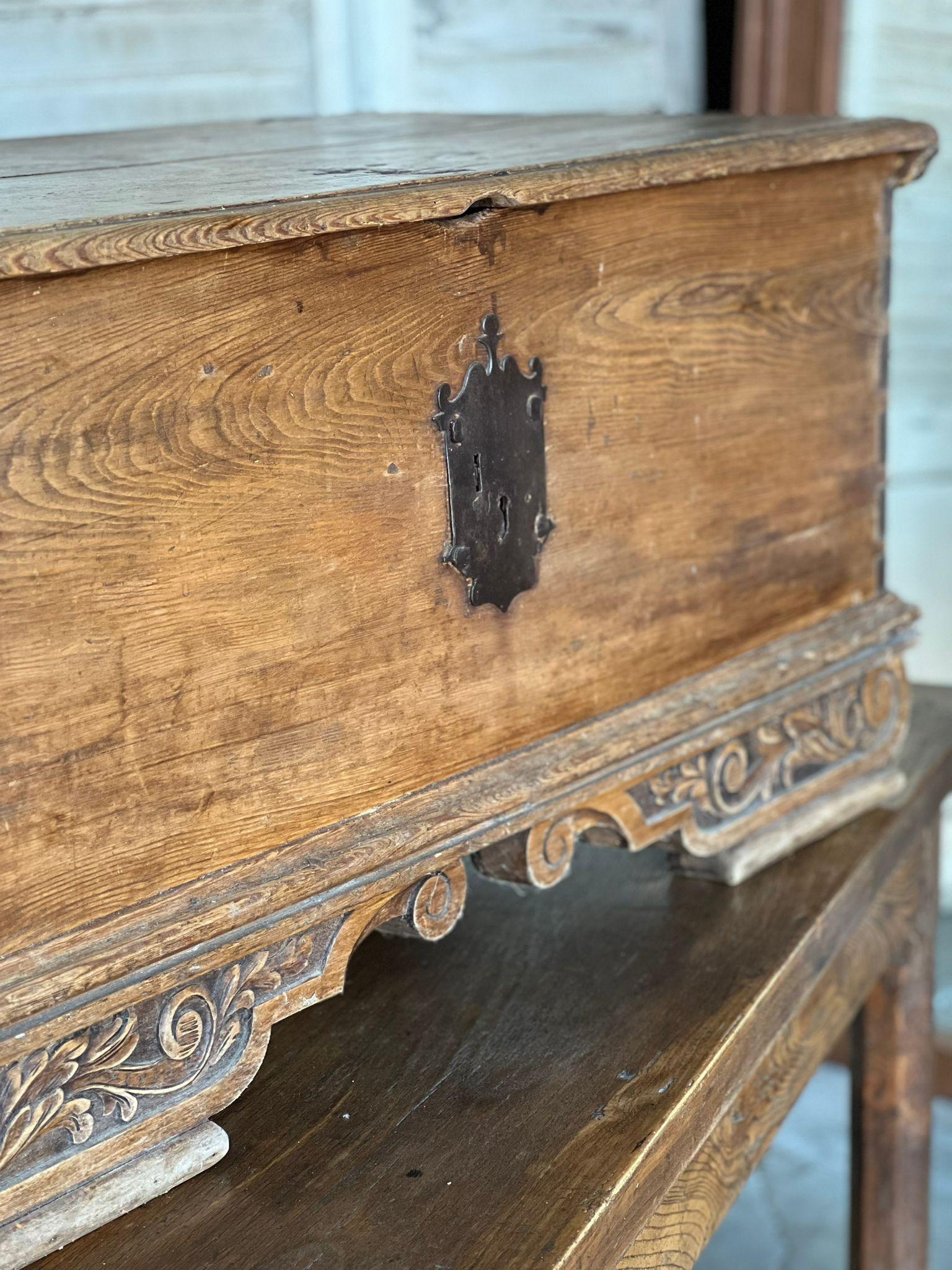 Early French Pine Decorative Trunk For Sale 1