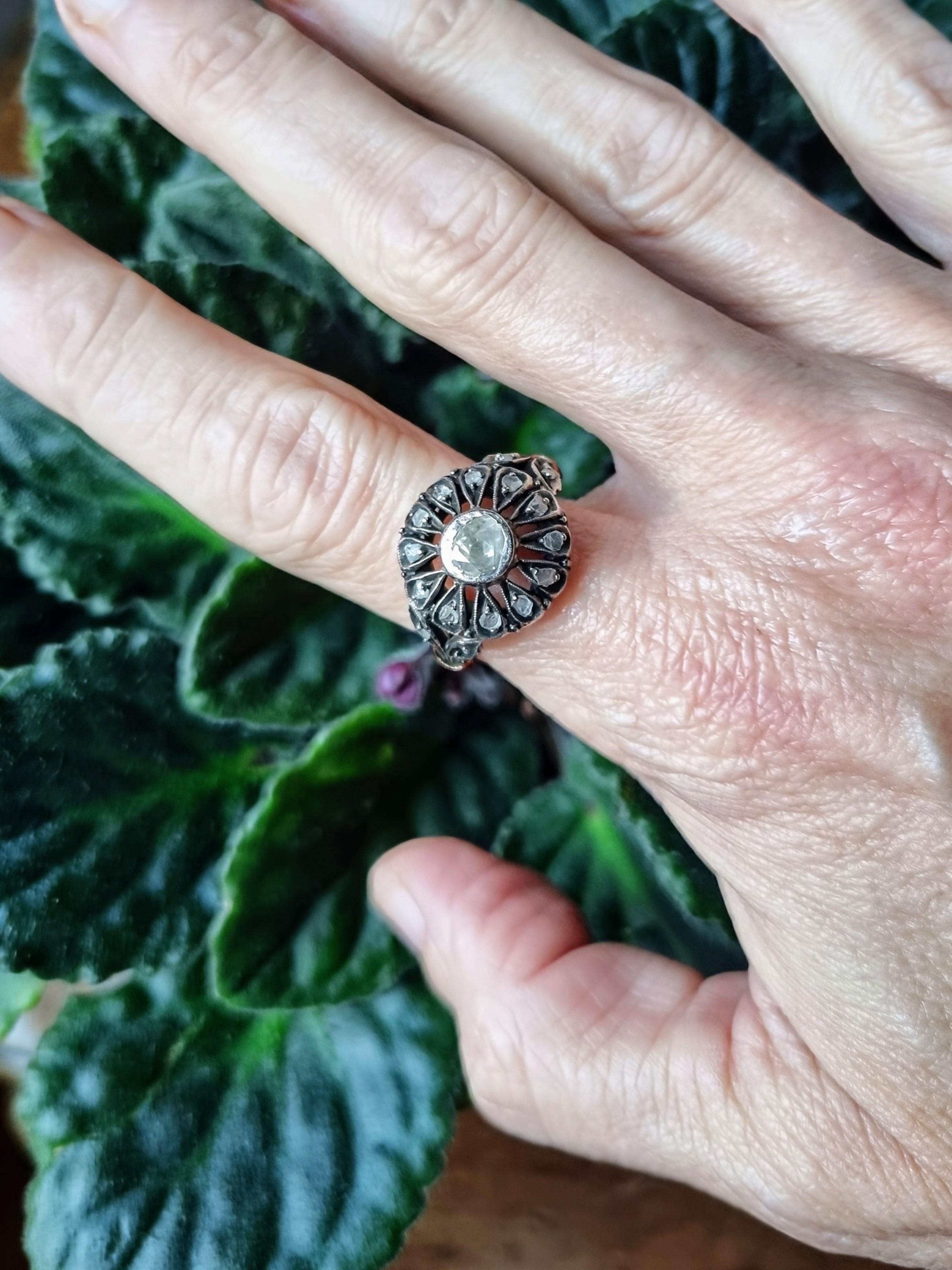 Early French Victorian (19th Century)  Cluster  Rose and Table Cut  Diamond Ring For Sale 1