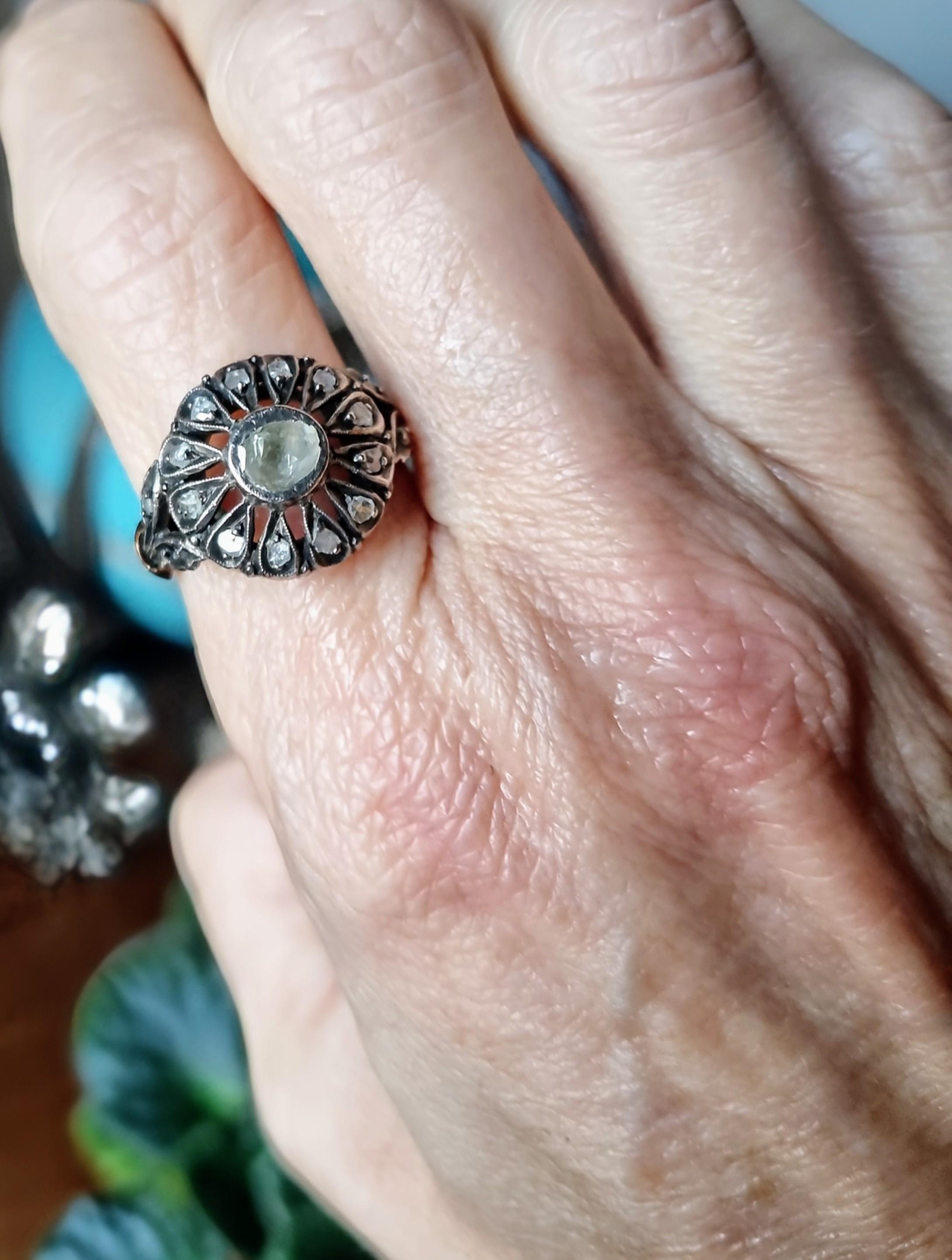 Early French Victorian (19th Century)  Cluster  Rose and Table Cut  Diamond Ring For Sale 2