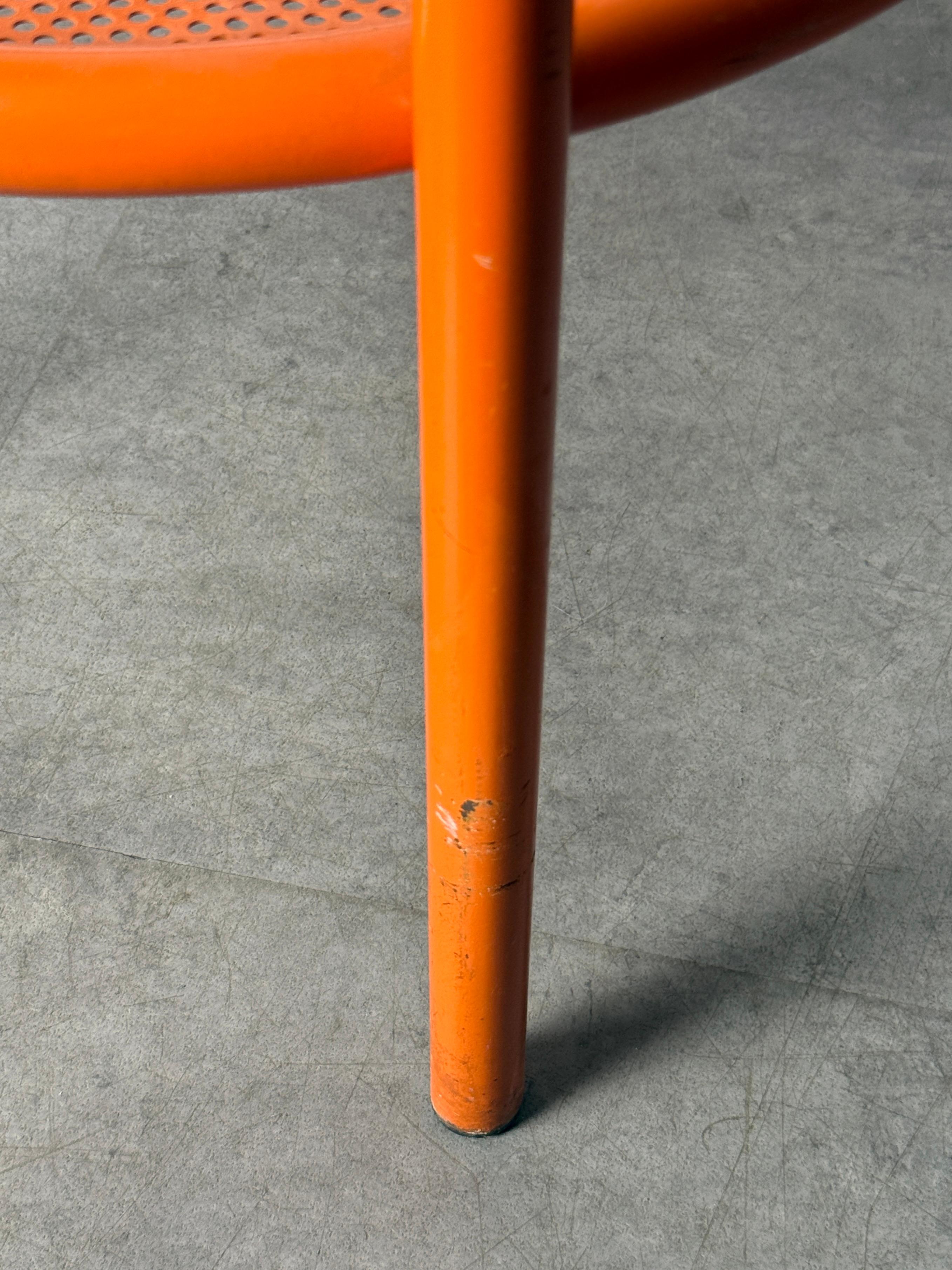 Loveseat de banco tubular de jardín Early Gae Aulenti Locus Solus en naranja Años 60 en venta 3
