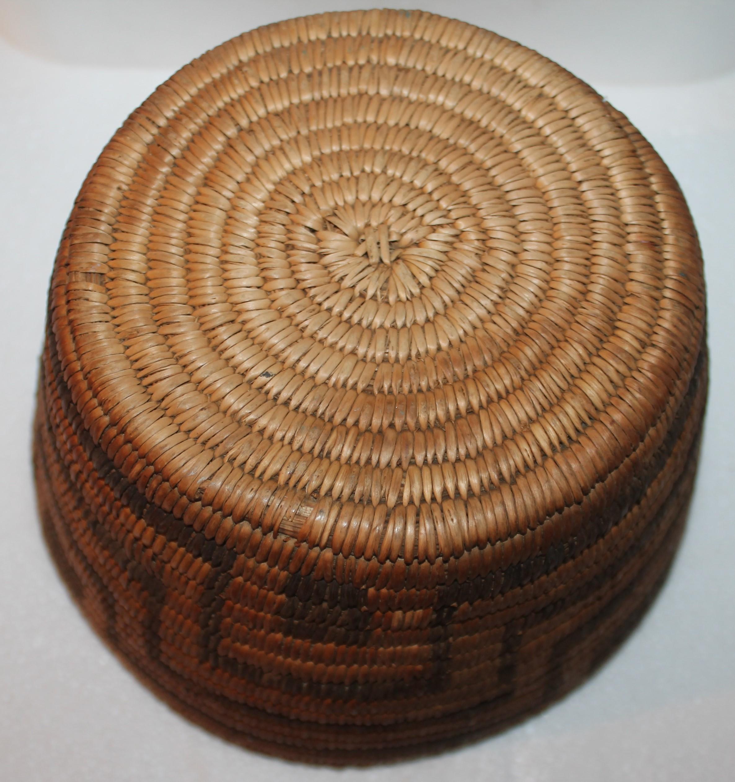 Früher geometrischer Pima-Indianer-Korb aus Pima (Hanf) im Angebot