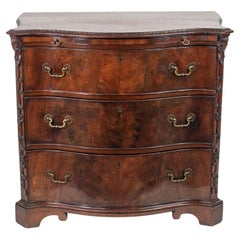 Antique Early George III Mahogany Serpentine Bachelor's Chest With Brushing Slide