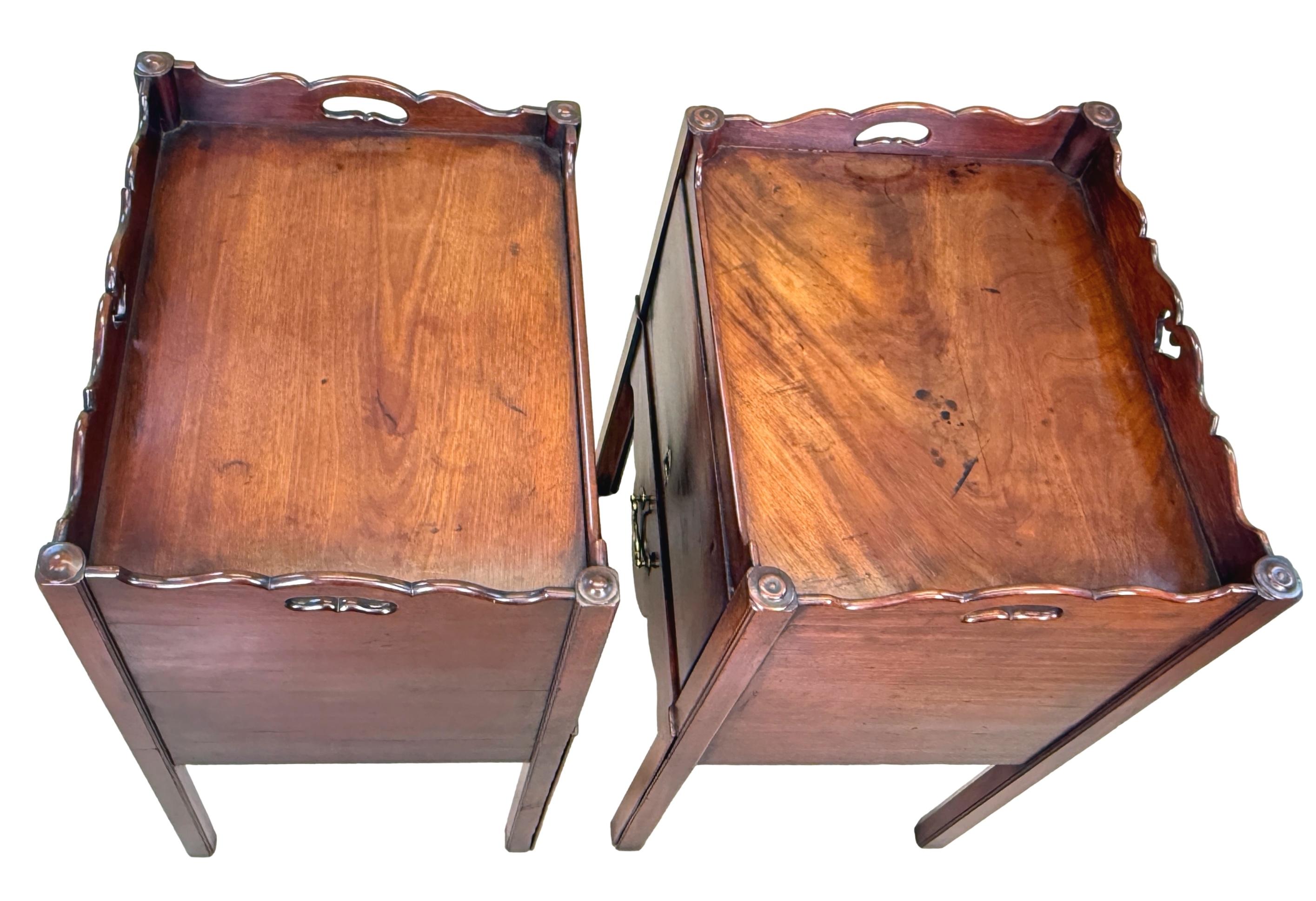 Early George III Pair Of Mahogany Bedside Night Tables In Good Condition In Bedfordshire, GB