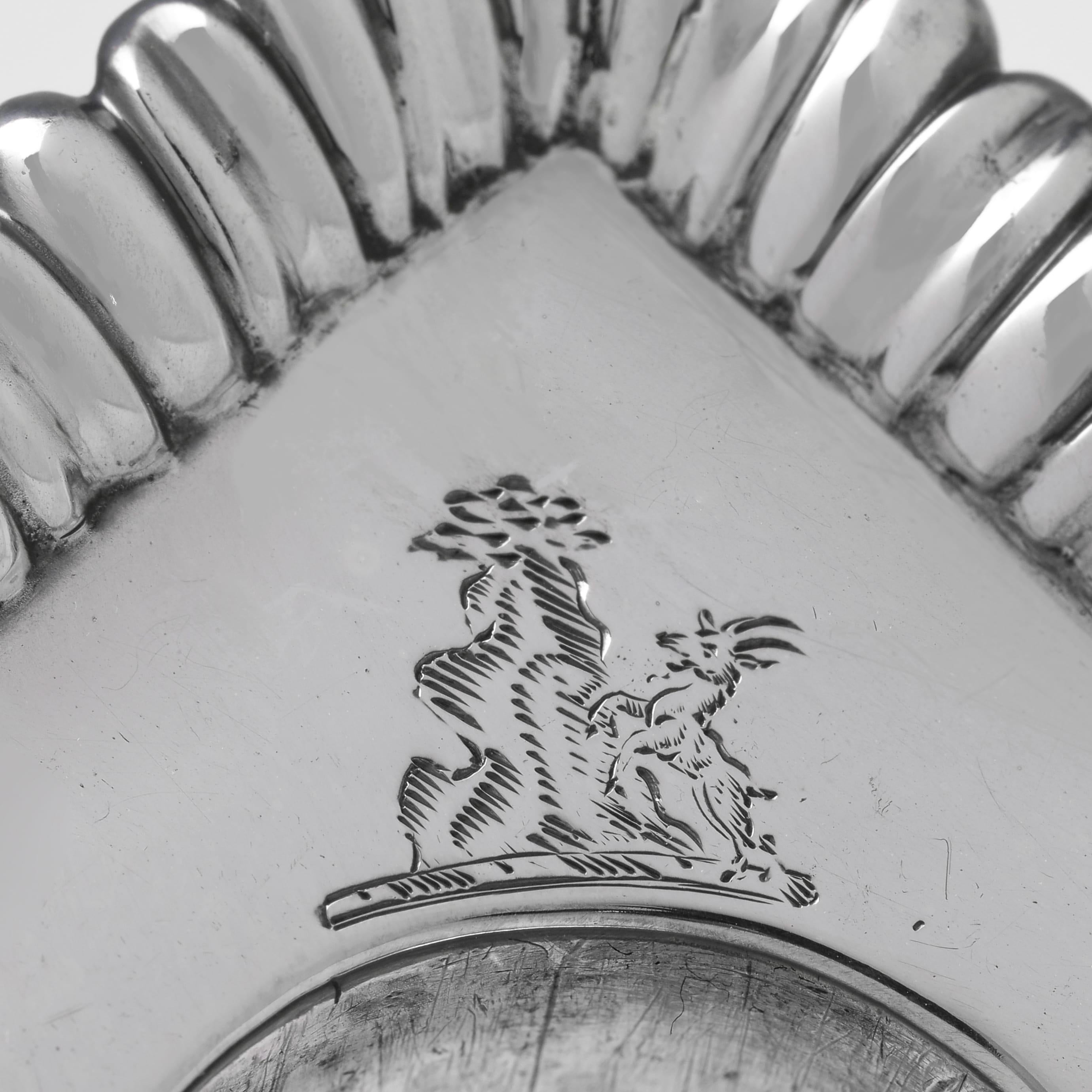 Metà XVIII secolo Candelieri in argento sterling del primo periodo di Giorgio III realizzati da Emick Romer nel 1763 in vendita