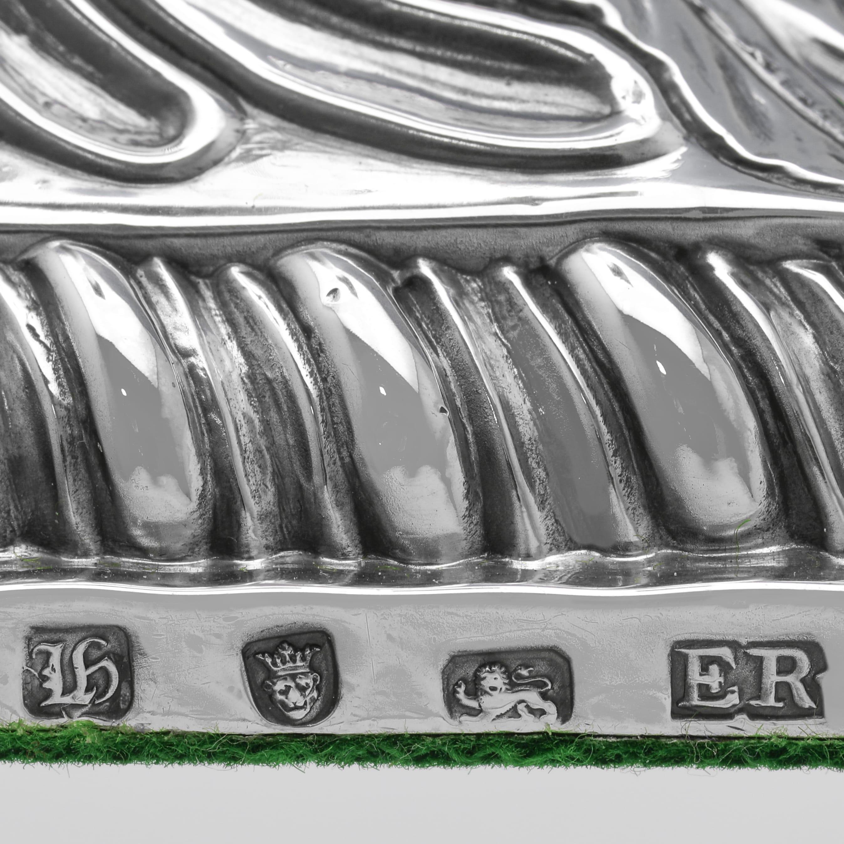 Candelieri in argento sterling del primo periodo di Giorgio III realizzati da Emick Romer nel 1763 in vendita 1