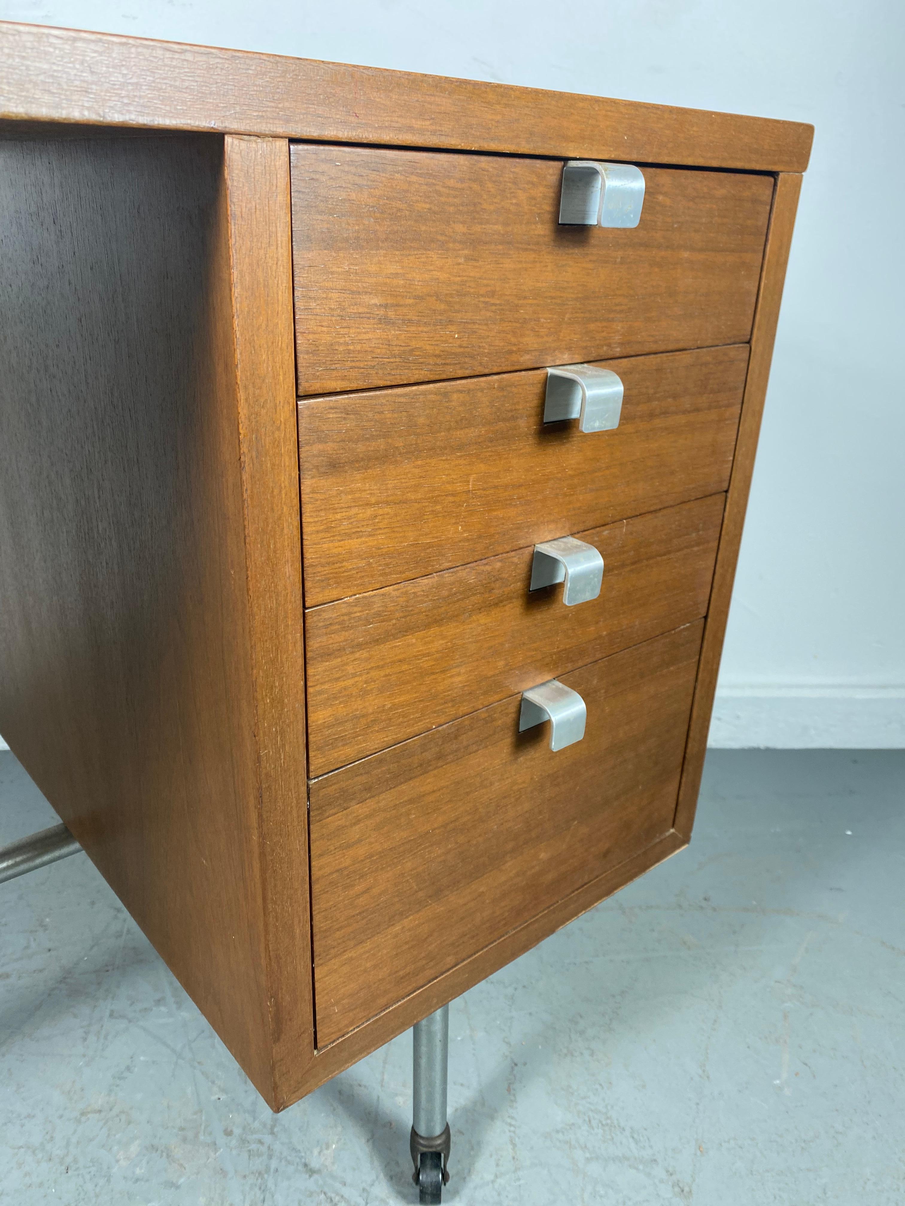 Early George Nelson Desk / Return, Child's Desk, Modernist, Herman Miller In Good Condition For Sale In Buffalo, NY